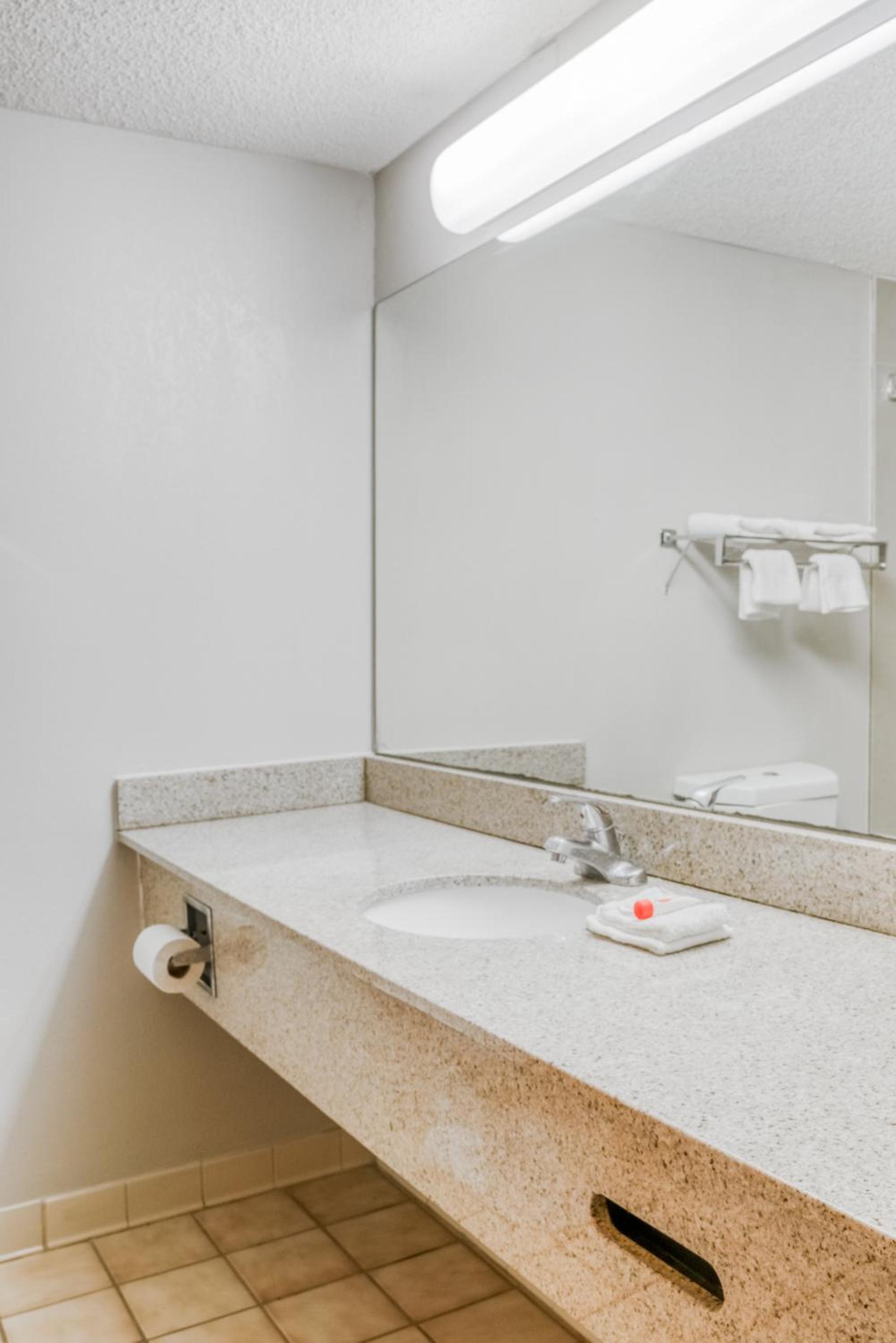 OYO Hotel Burlington South photo 20