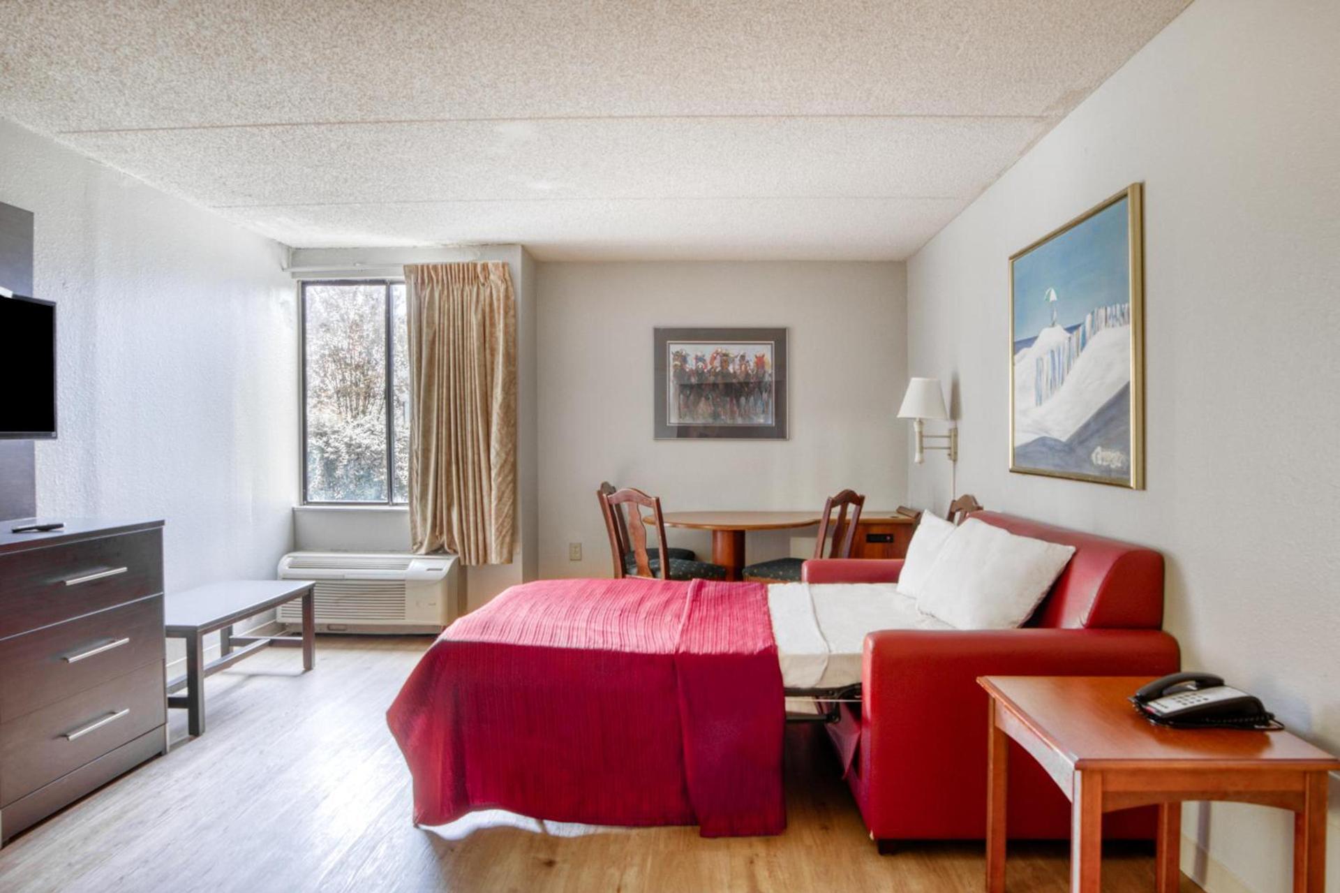 OYO Hotel Burlington South photo 14