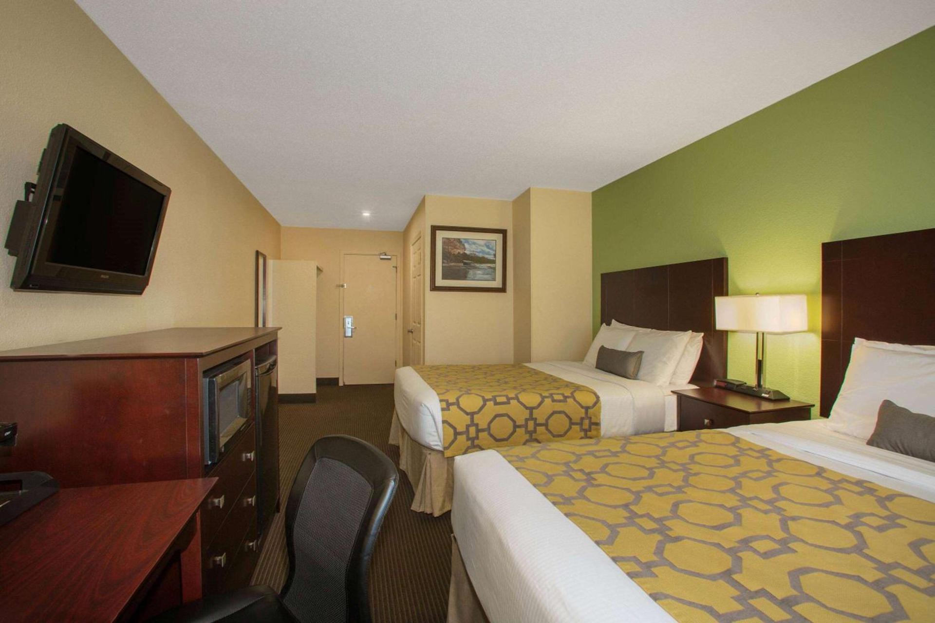 Baymont by Wyndham Jefferson City photo 14