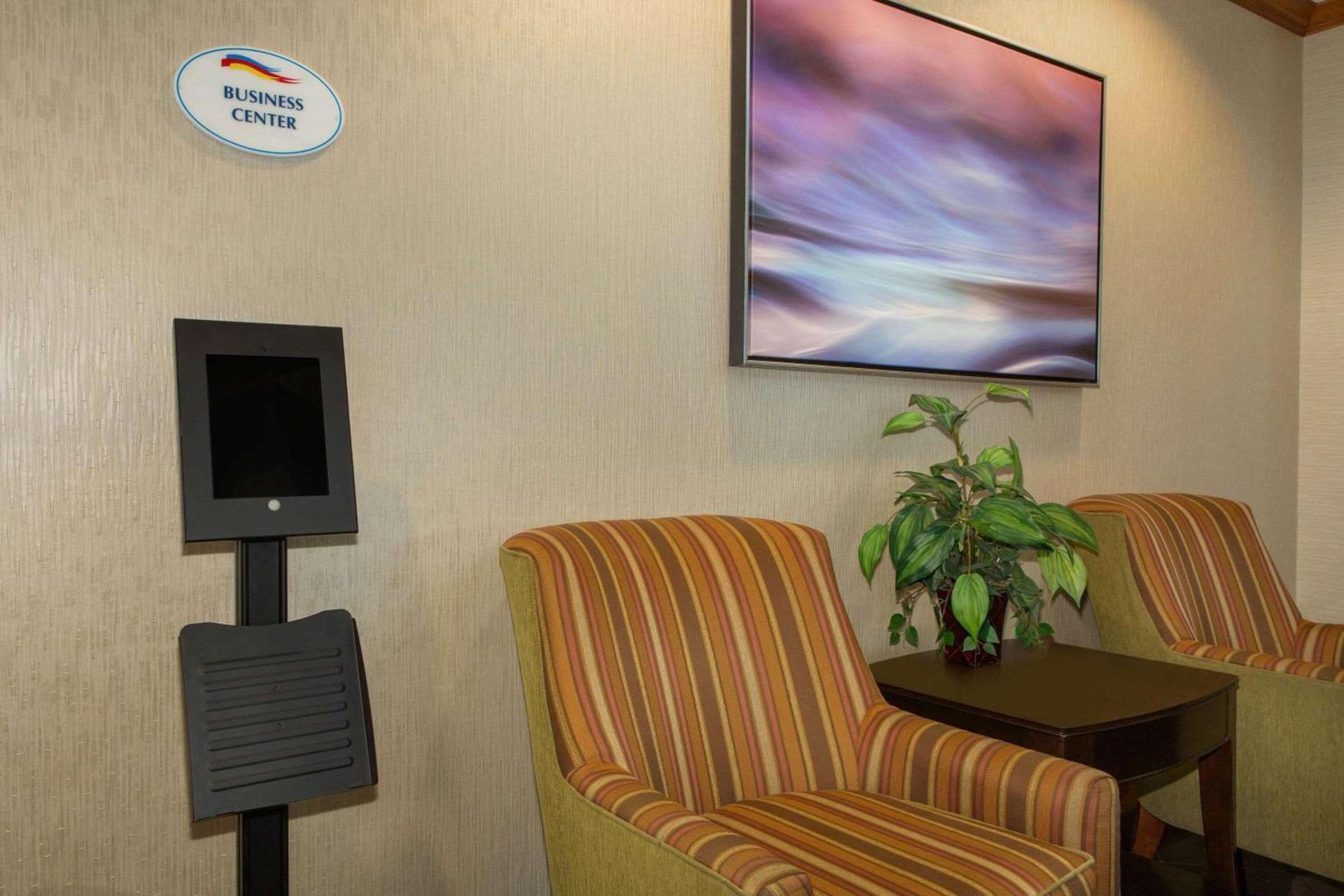 Baymont by Wyndham Jefferson City photo 34