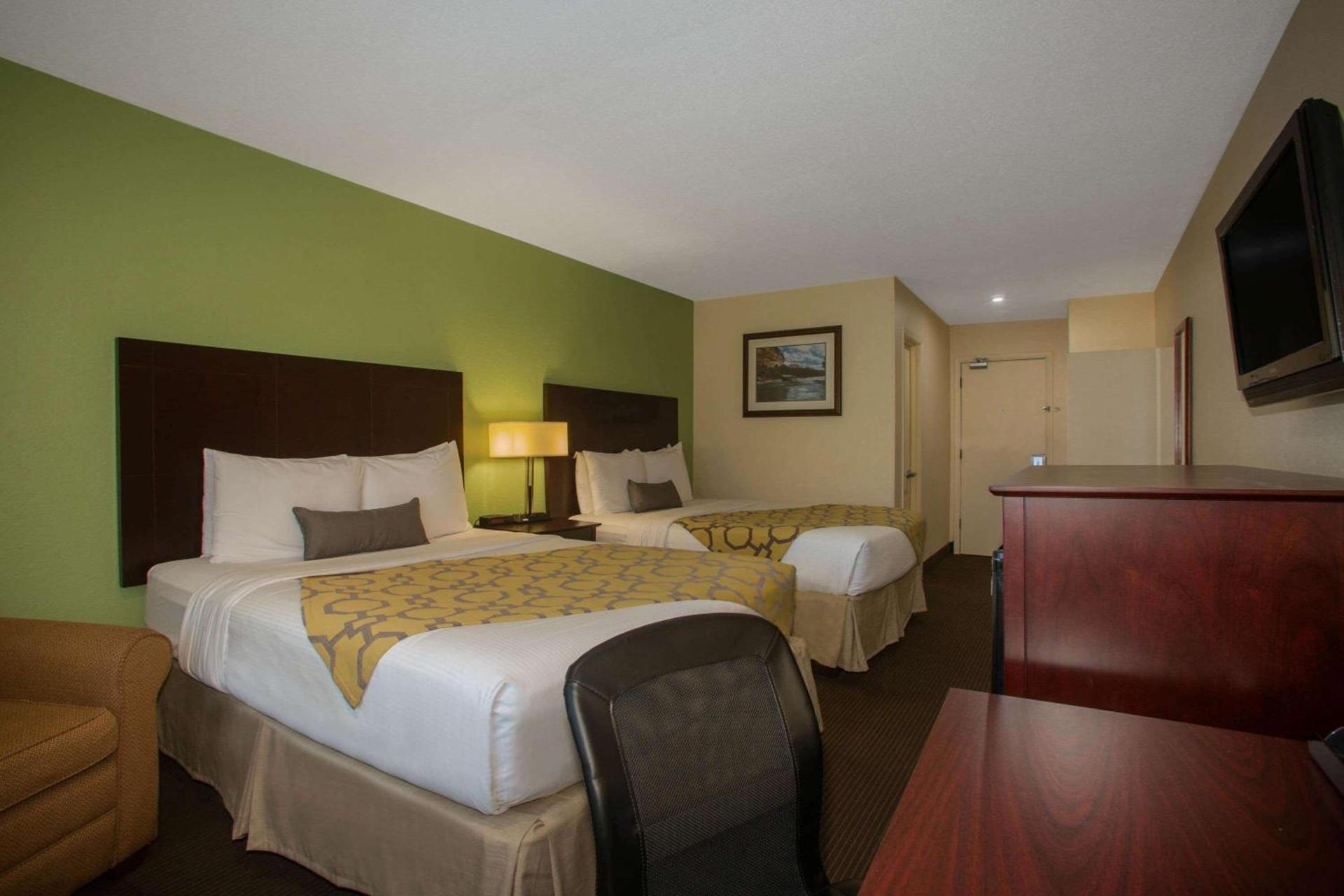 Baymont by Wyndham Jefferson City photo 4