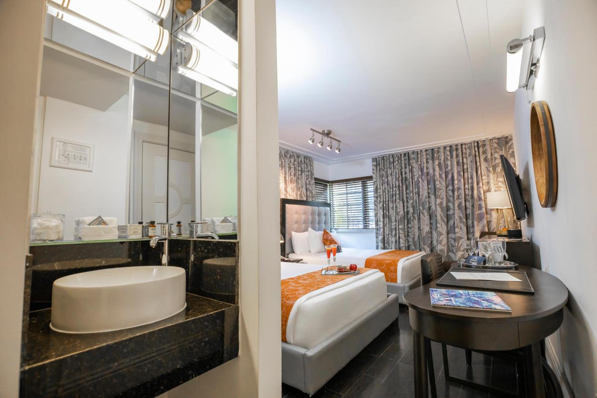 Riviera Suites photo 85