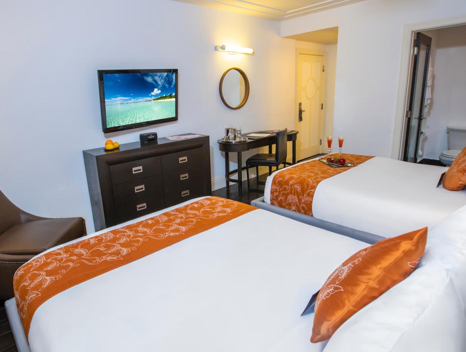 Riviera Suites photo 54