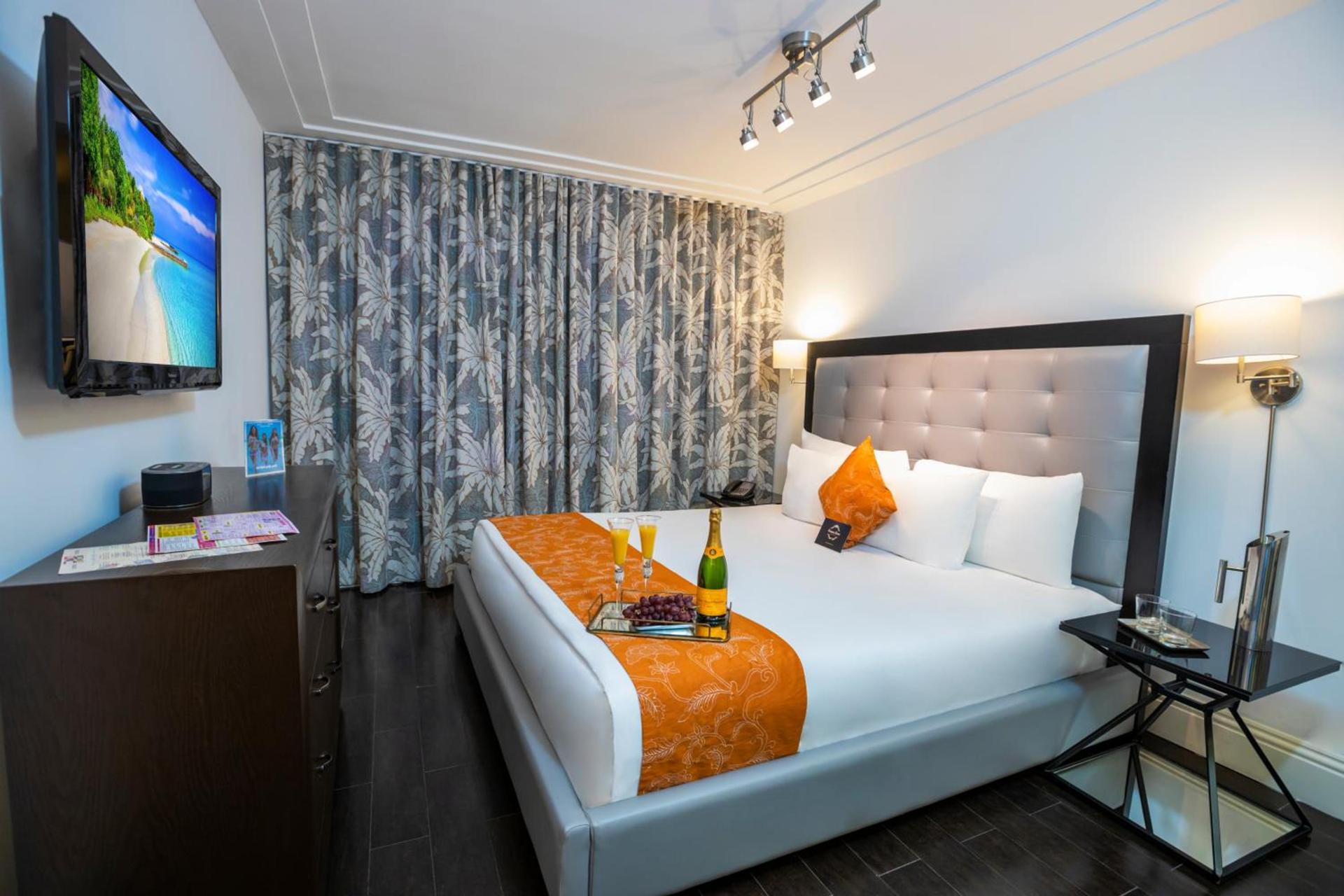 Riviera Suites photo 63