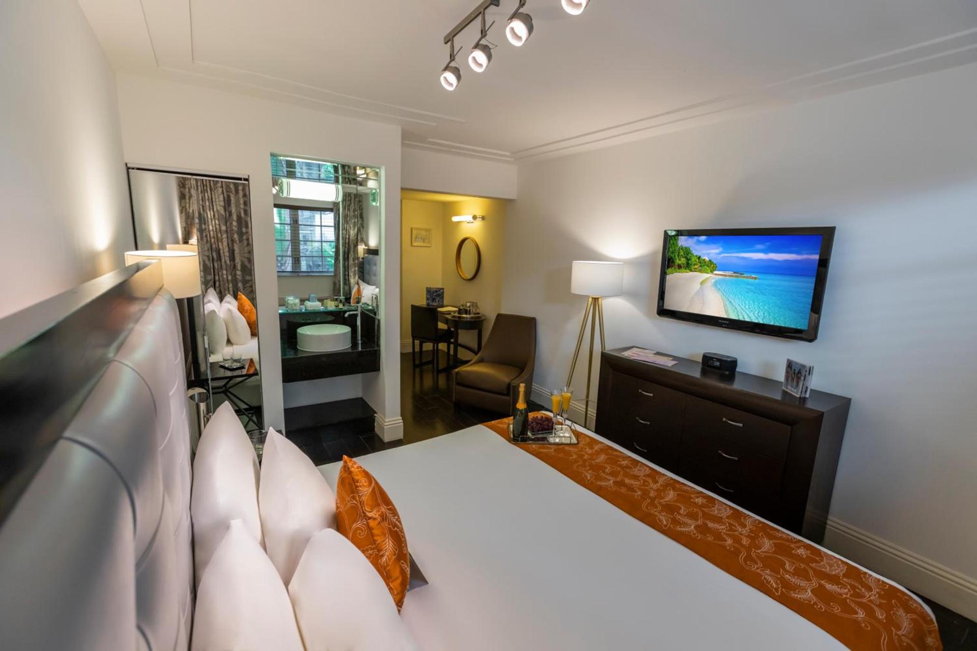 Riviera Suites photo 72