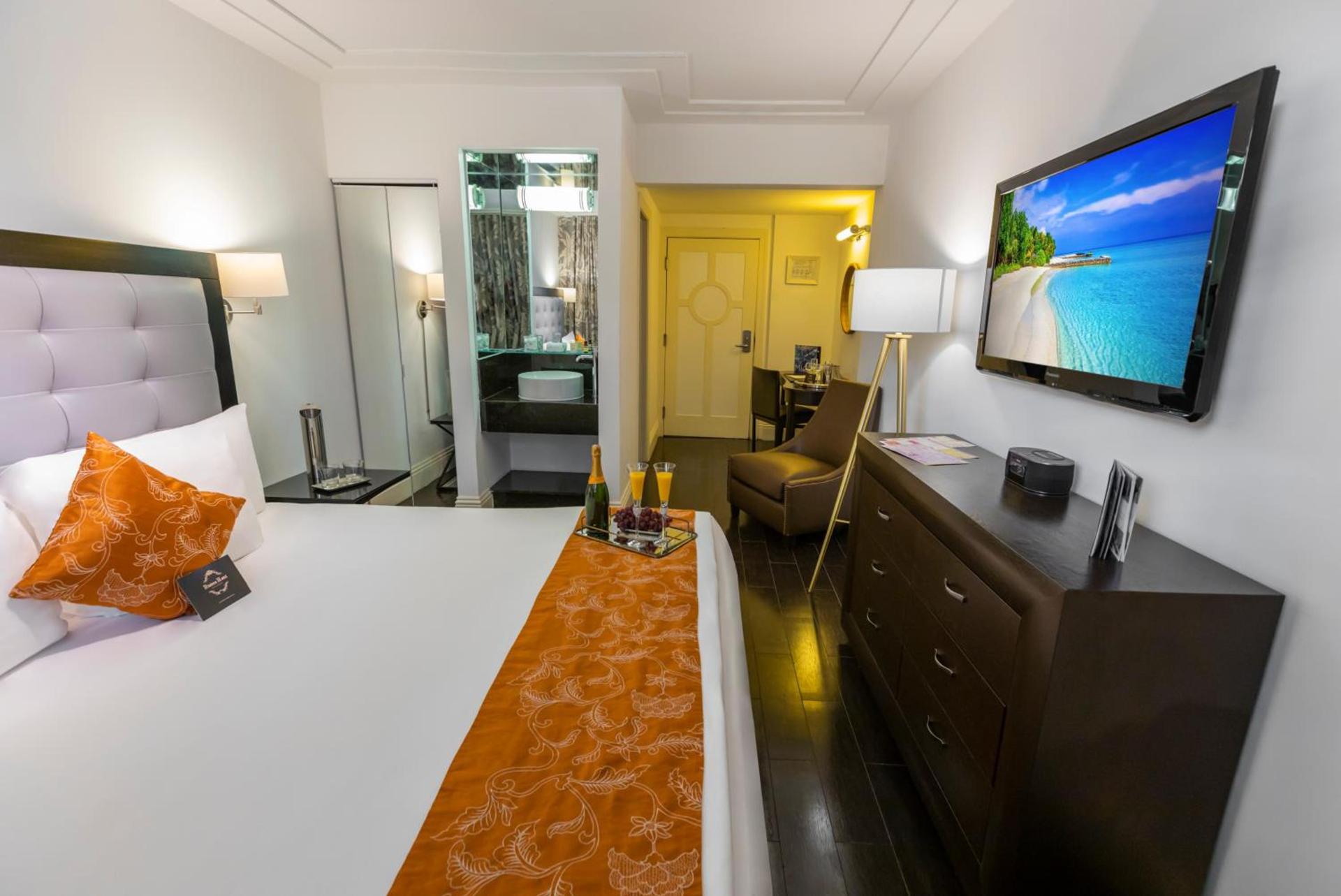 Riviera Suites photo 86