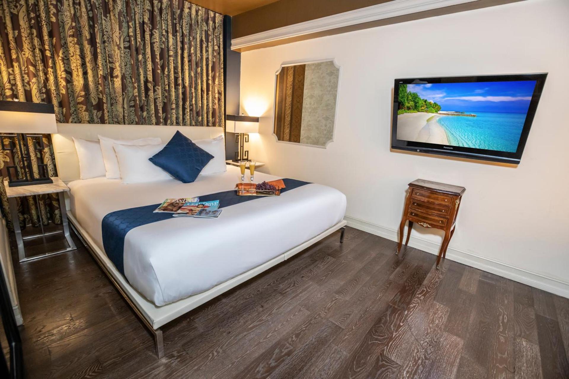 Riviera Suites photo 58