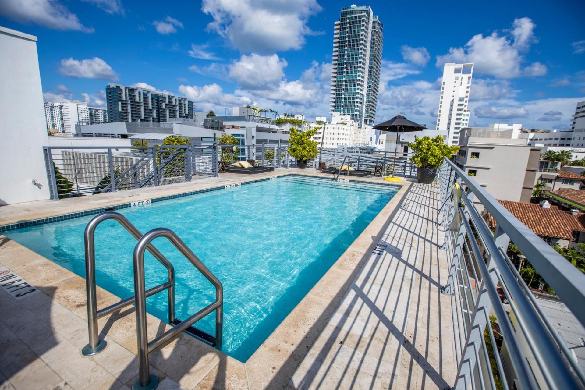 Riviera Suites photo 2