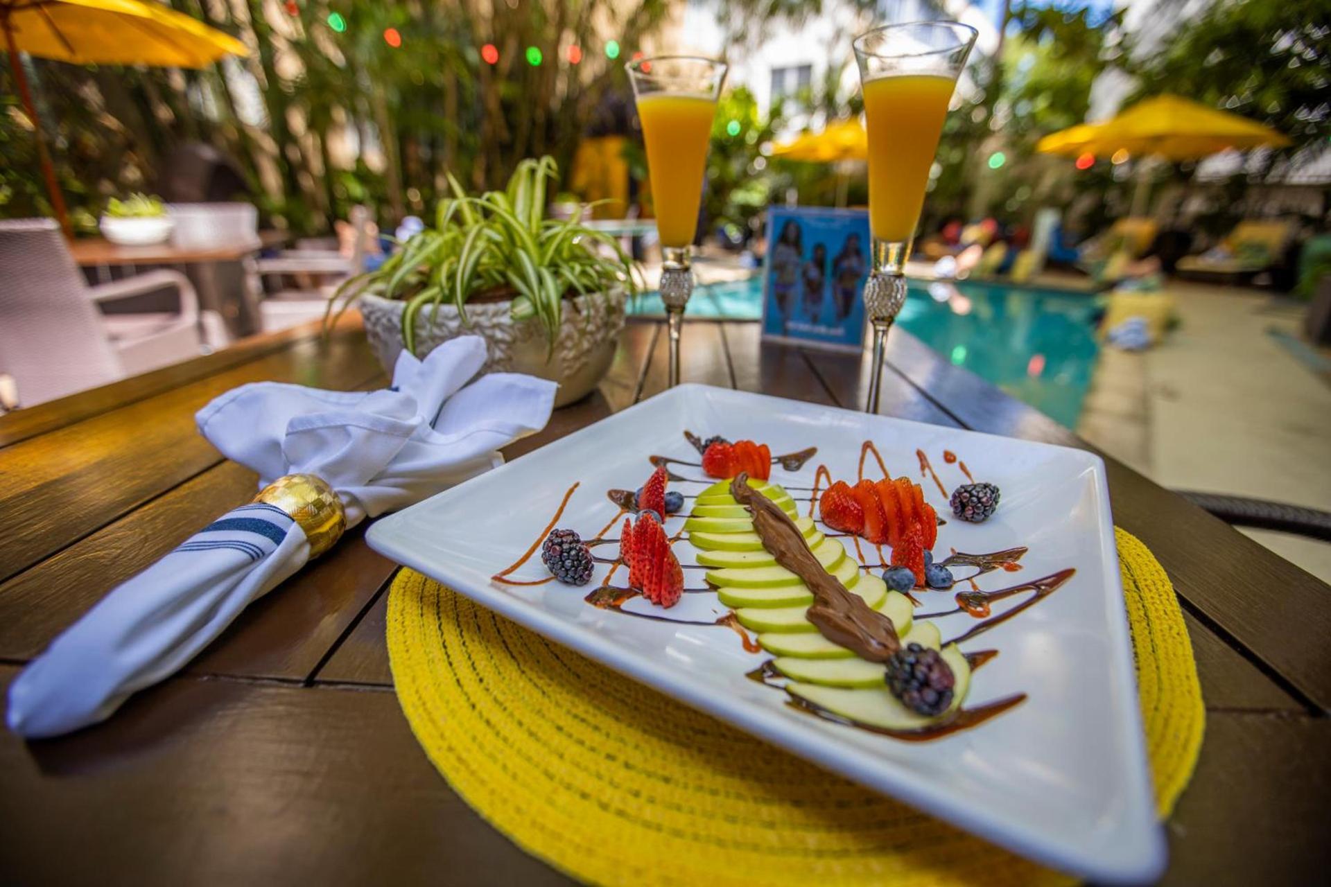 Riviera Suites photo 41