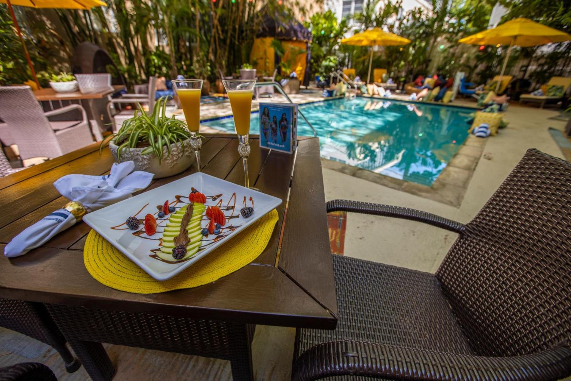 Riviera Suites photo 23