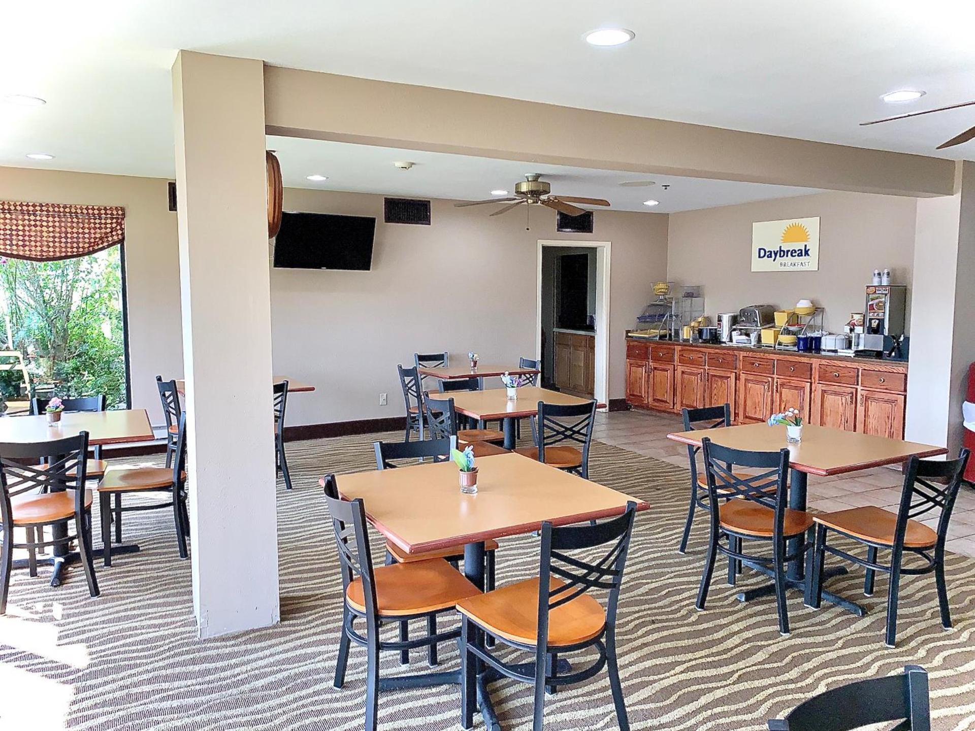 Days Inn & Suites by Wyndham Cuba photo 33