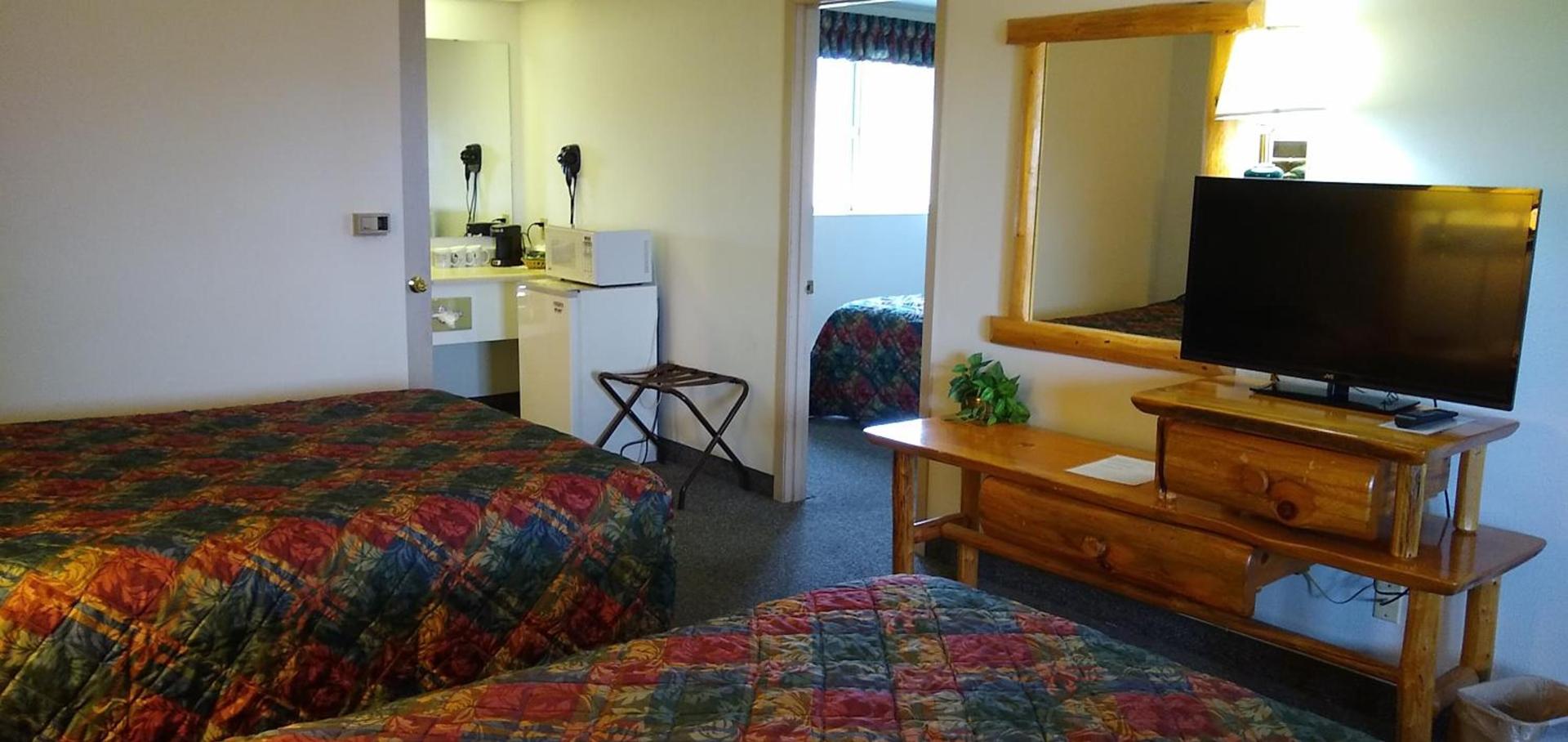 Ponderosa Motel photo 26
