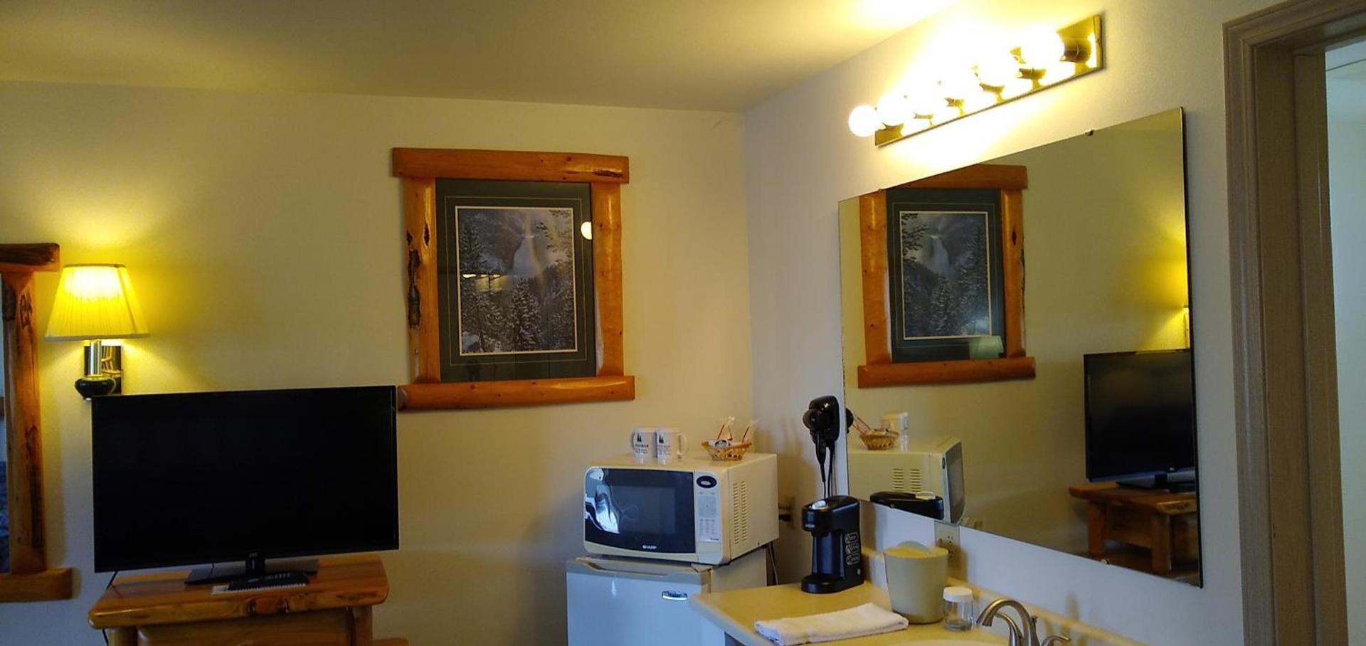 Ponderosa Motel photo 25