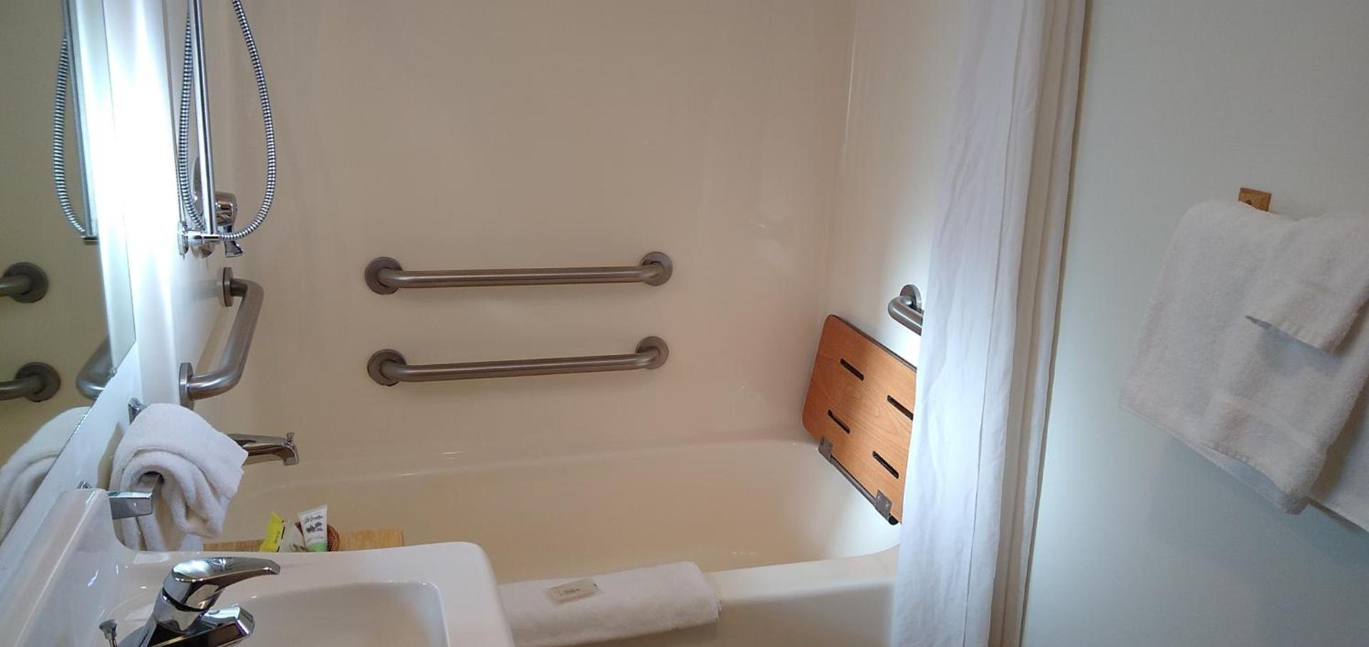 Ponderosa Motel photo 9