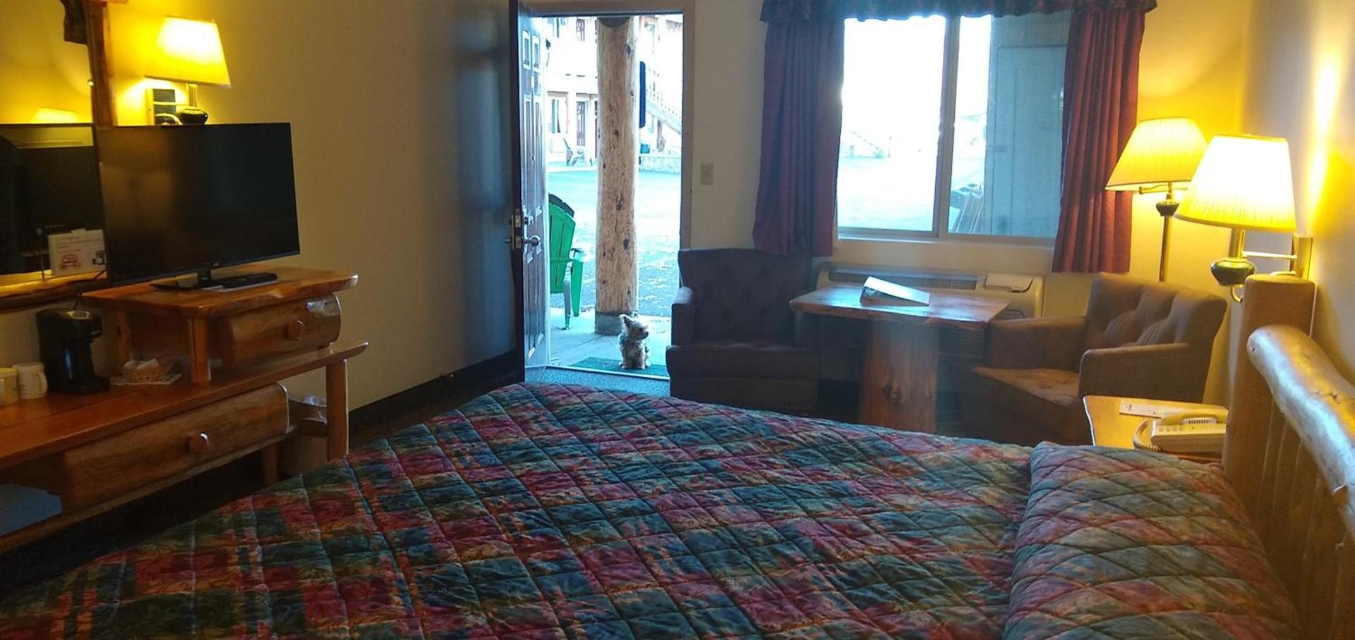 Ponderosa Motel photo 35