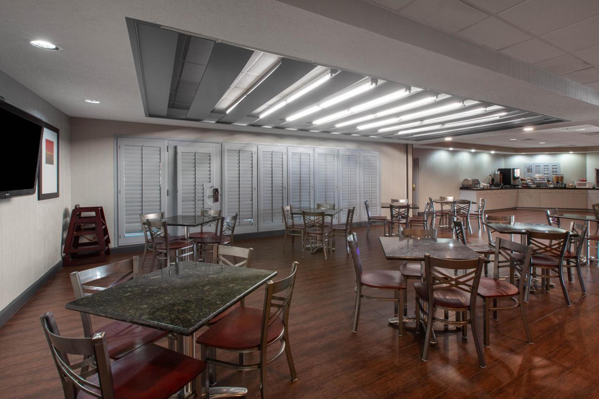 Wingate by Wyndham Oklahoma City Airport photo 30