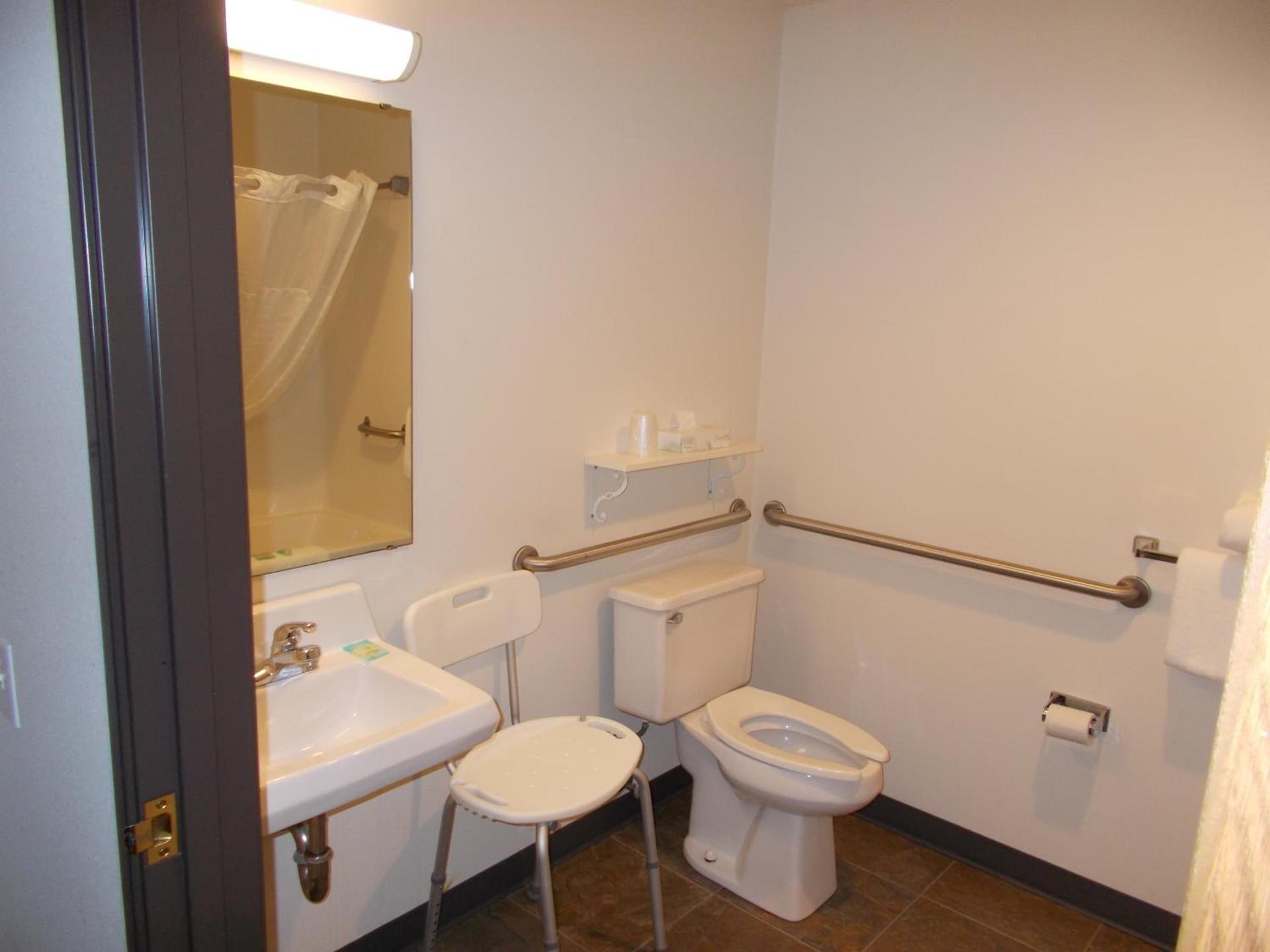 Northwoods Best Inn - Chetek photo 25