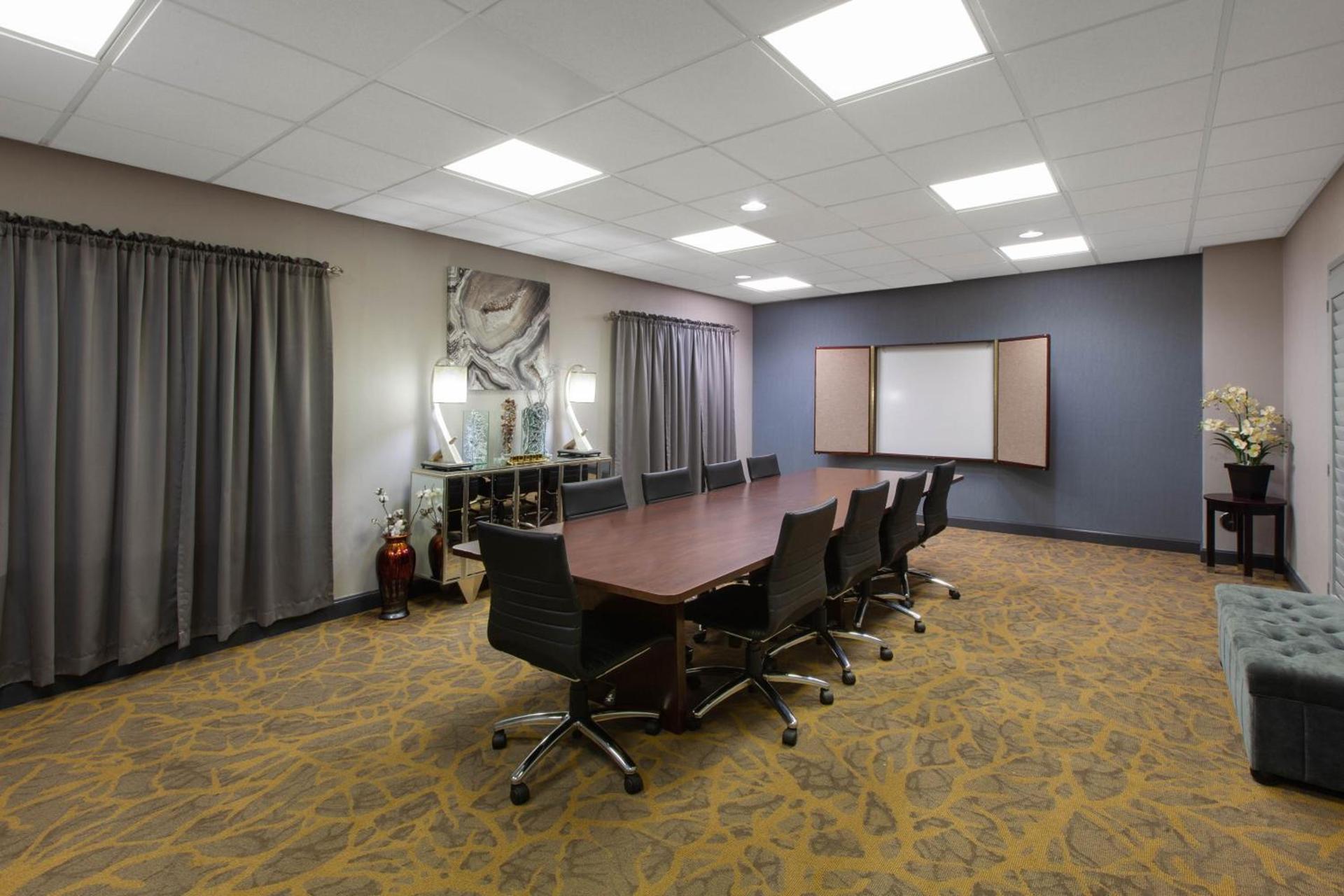 Wingate by Wyndham Oklahoma City Airport photo 22
