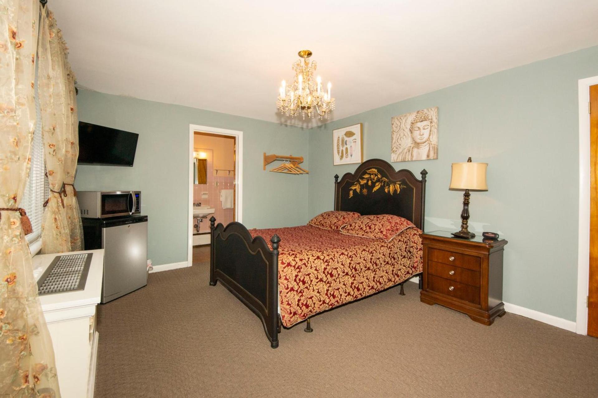 Simmons Motel and Suites photo 10