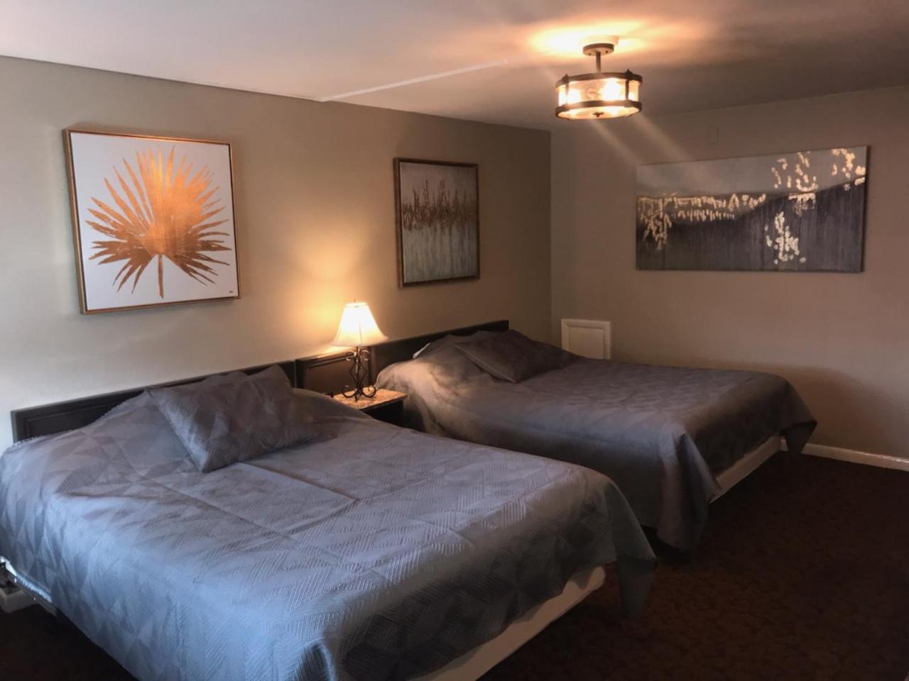 Simmons Motel and Suites photo 11