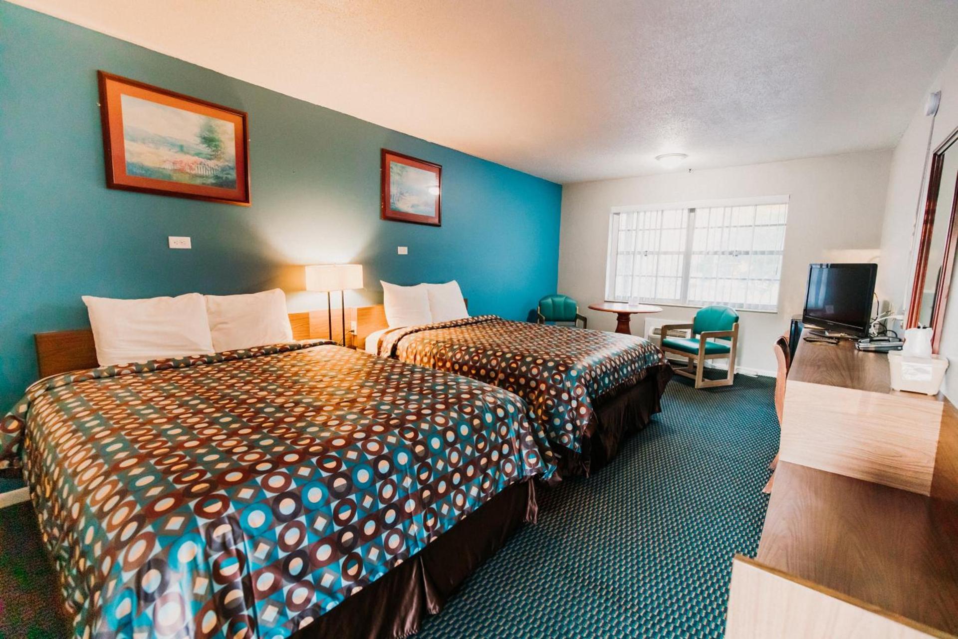 Economy Inn Historic District photo 38