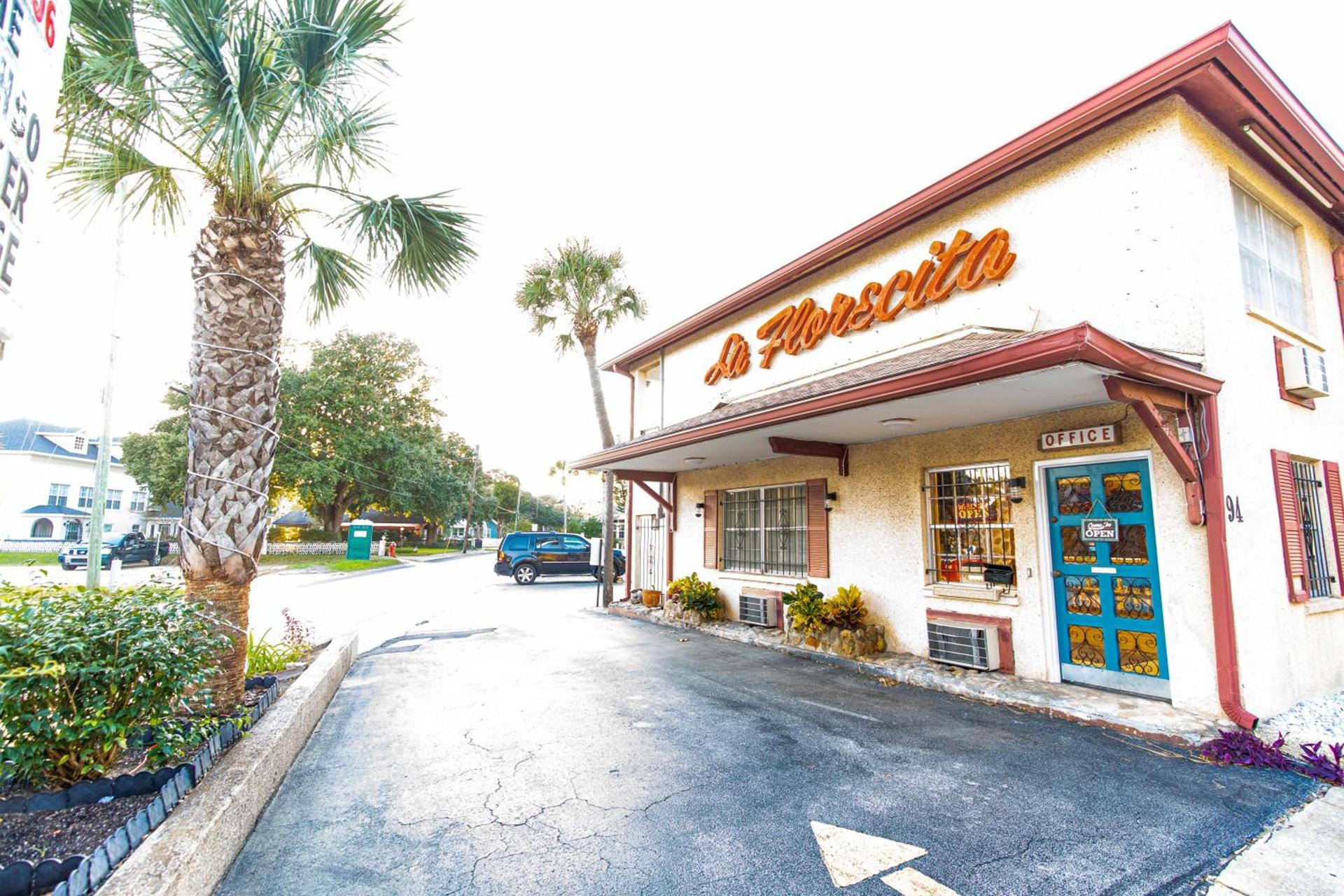Economy Inn Historic District photo 29