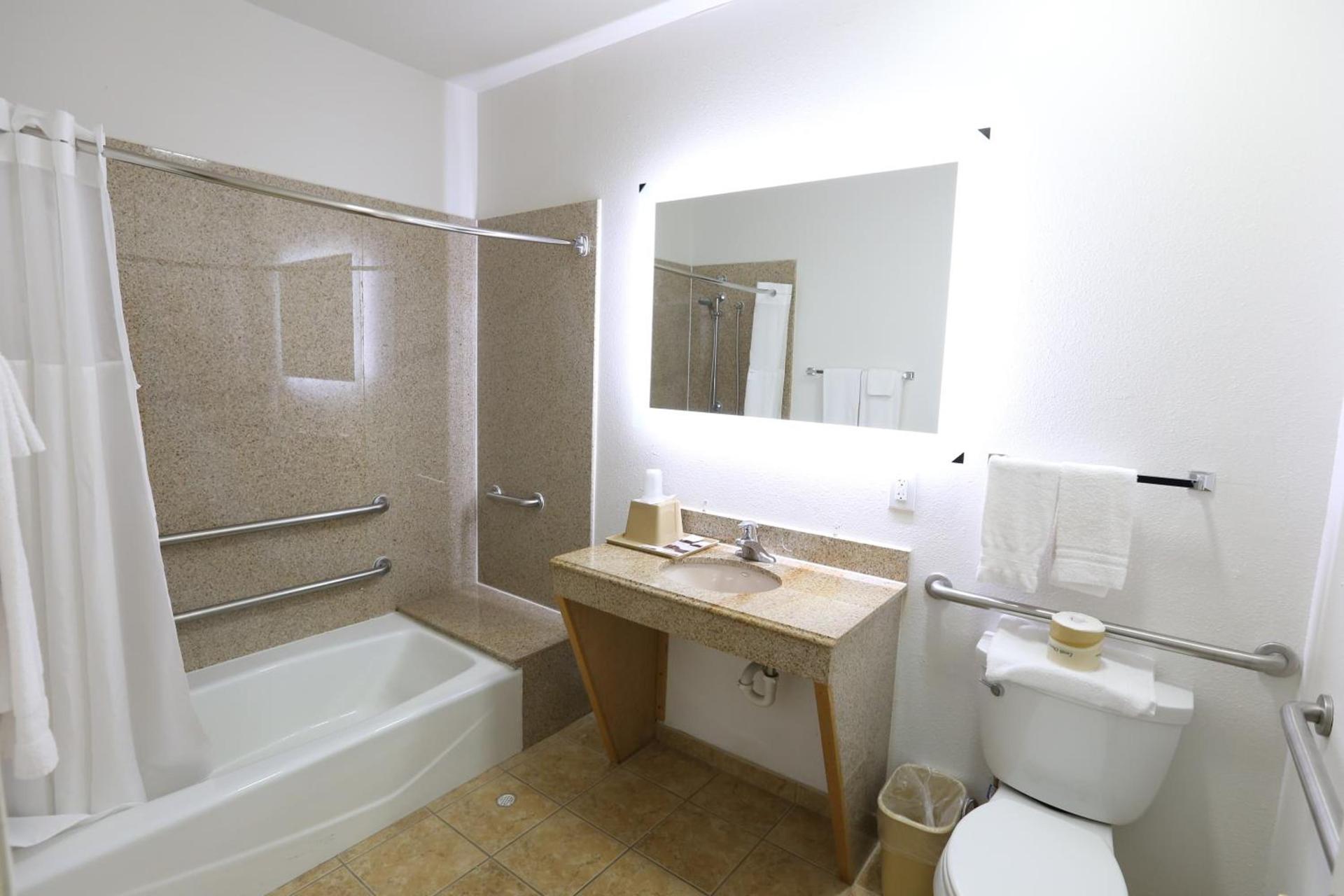 Hotel O Executive Inn & Suites Cuero Hwy 87 photo 19
