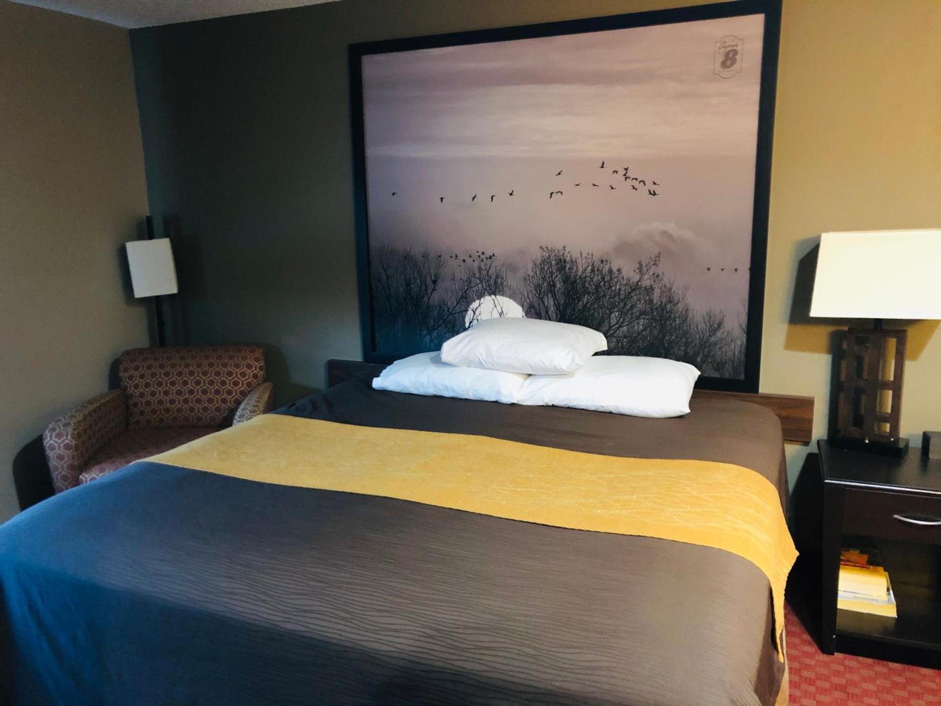 Super 8 by Wyndham Omaha SW photo 23