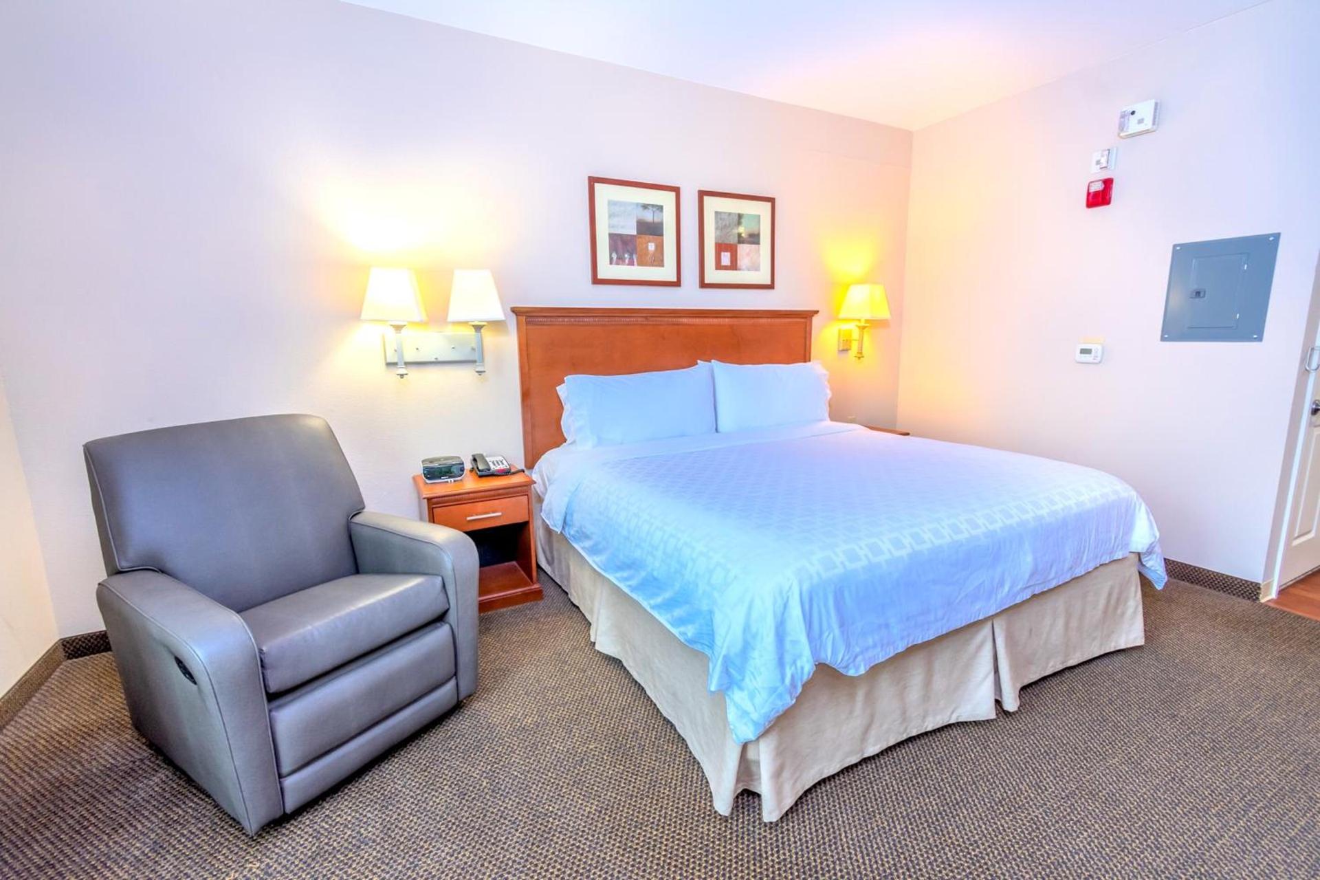 Candlewood Suites Houston I-10 East by IHG photo 5