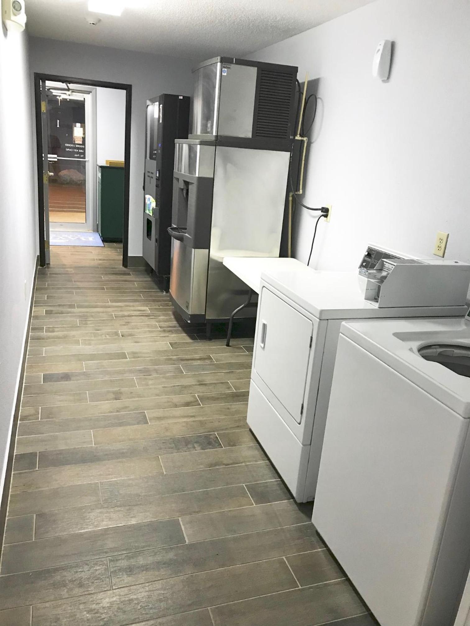 Baymont by Wyndham Marinette photo 19