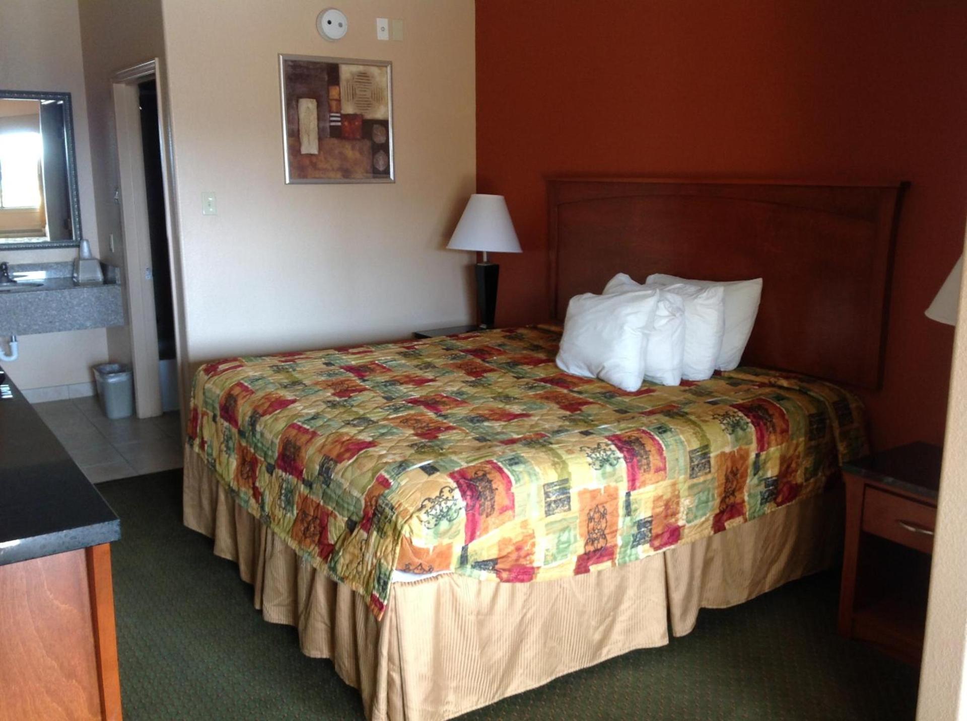 Budgetel Inn and Suites photo 4
