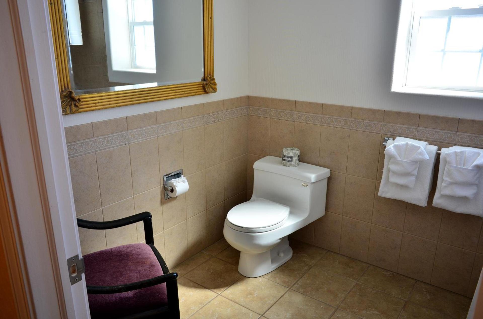 Skaneateles Suites photo 16