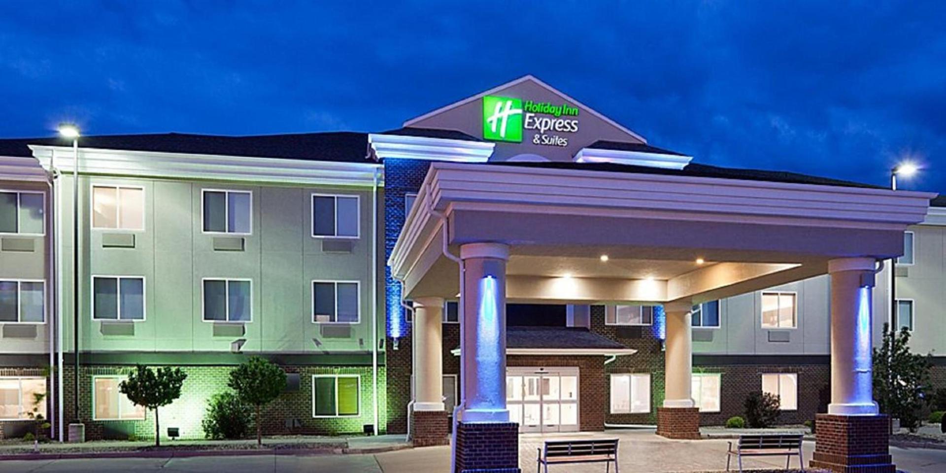 Holiday Inn Express & Suites - Dickinson by IHG photo 2