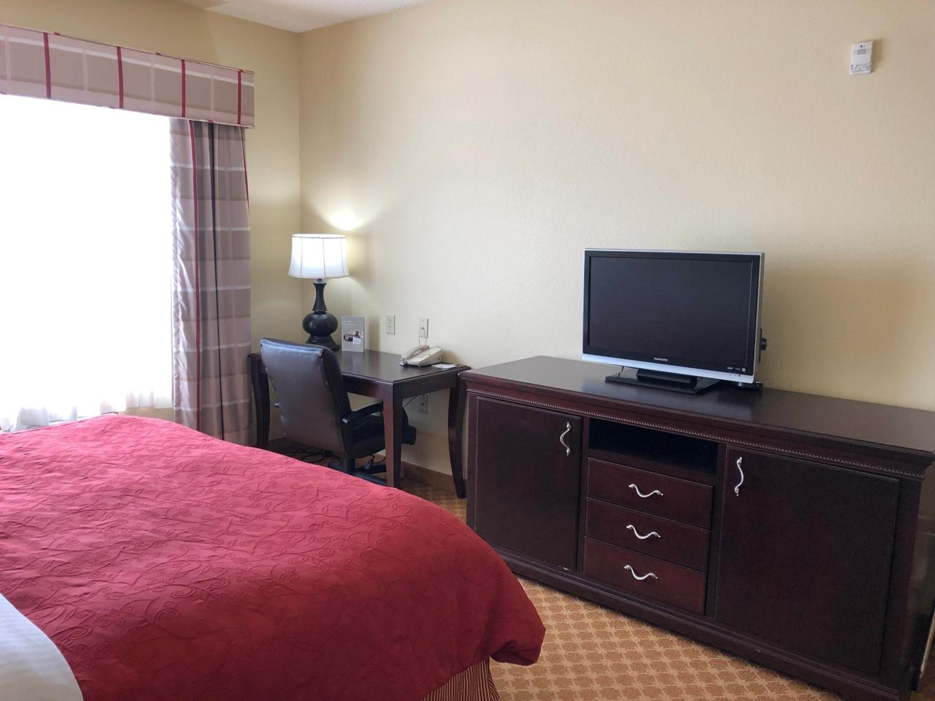 AmericInn by Wyndham Iron Mountain photo 47