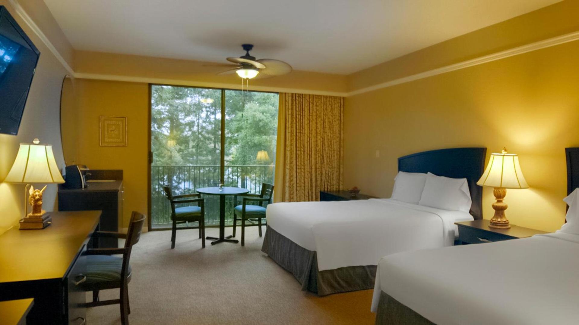 Dinah's Garden Hotel photo 40