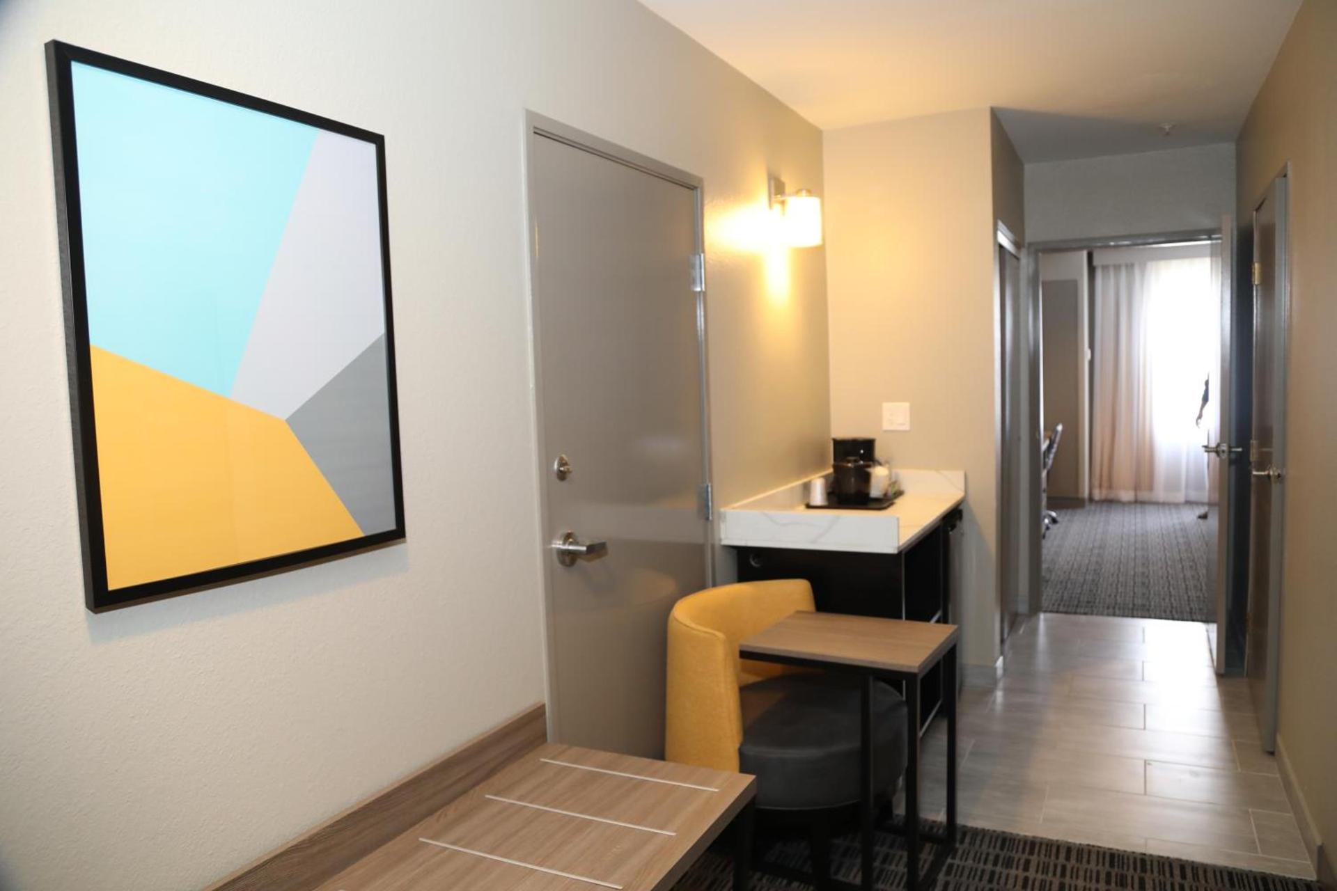 La Quinta by Wyndham Montgomery photo 64