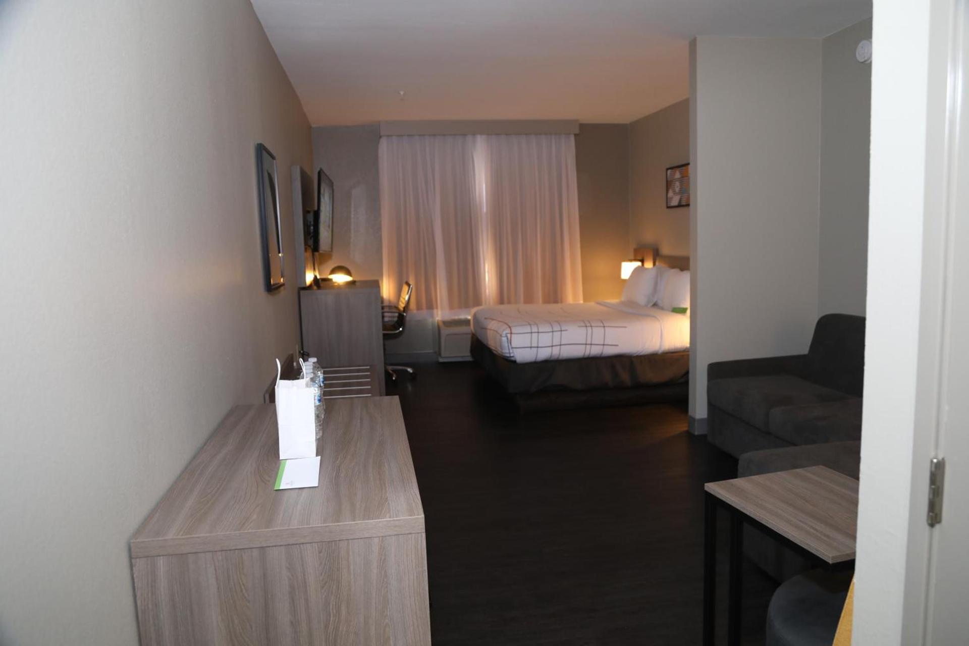 La Quinta by Wyndham Montgomery photo 61
