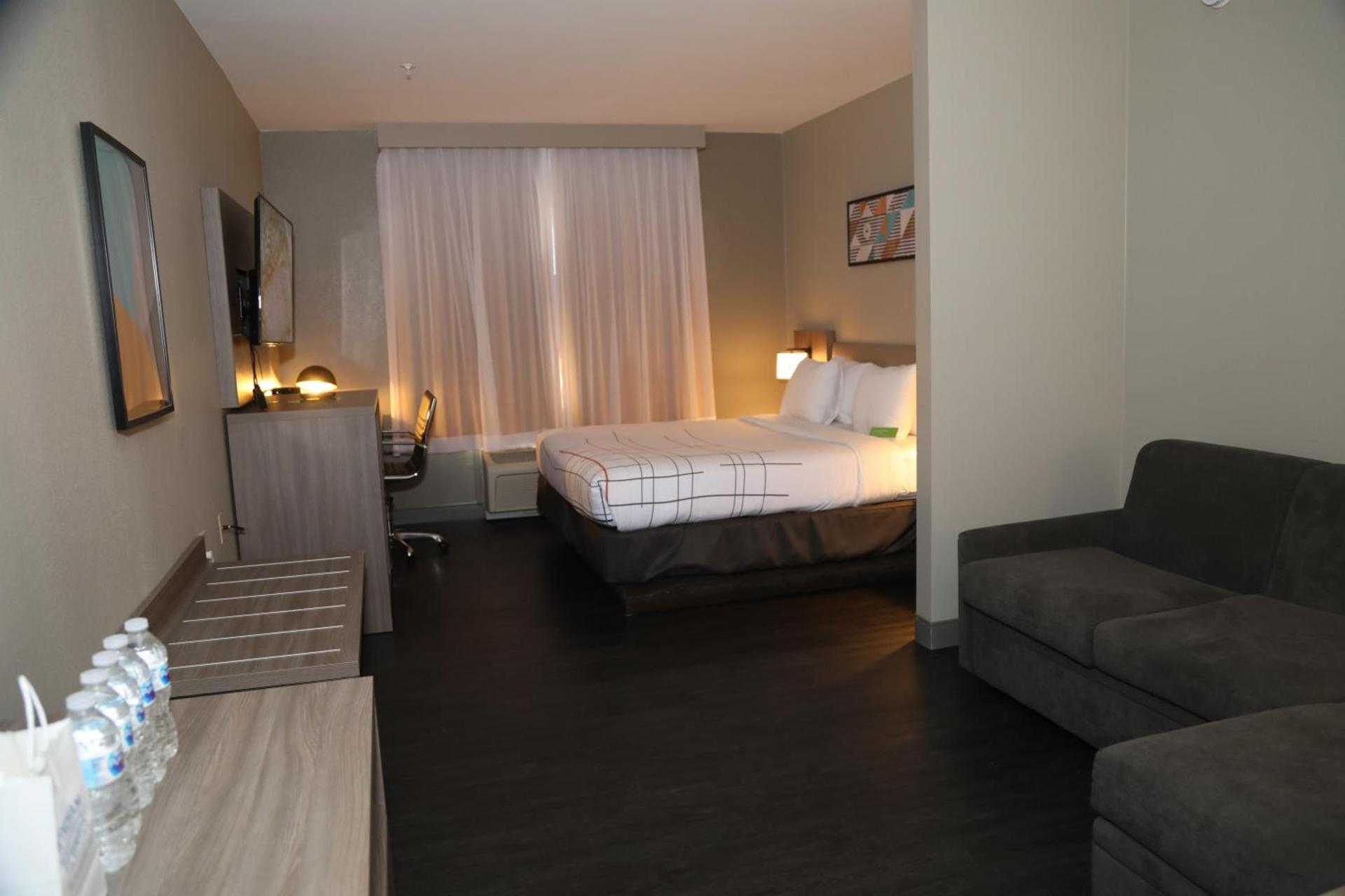 La Quinta by Wyndham Montgomery photo 57