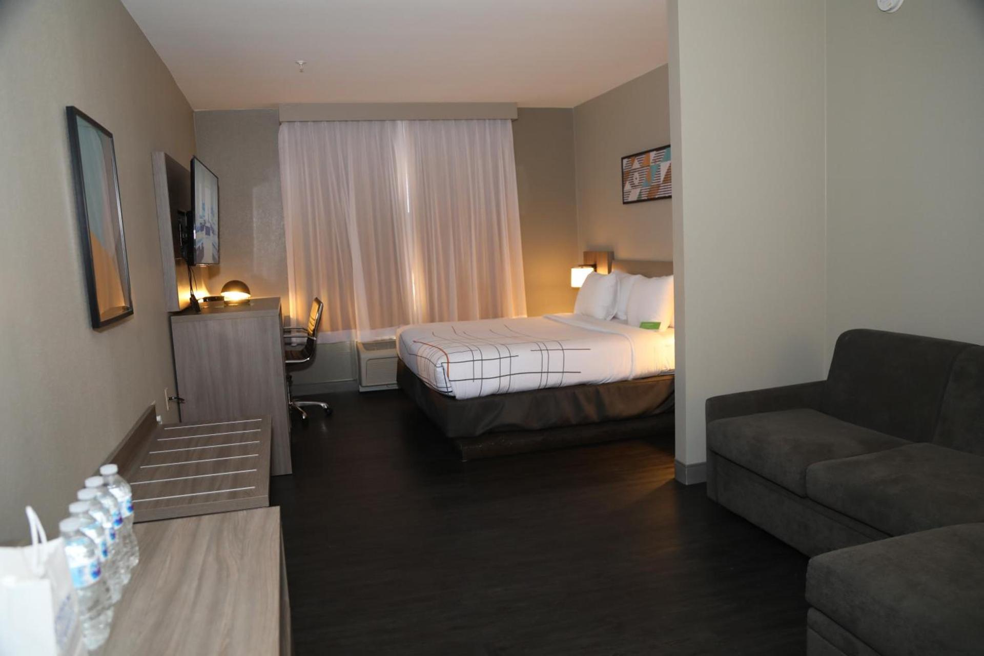 La Quinta by Wyndham Montgomery photo 58