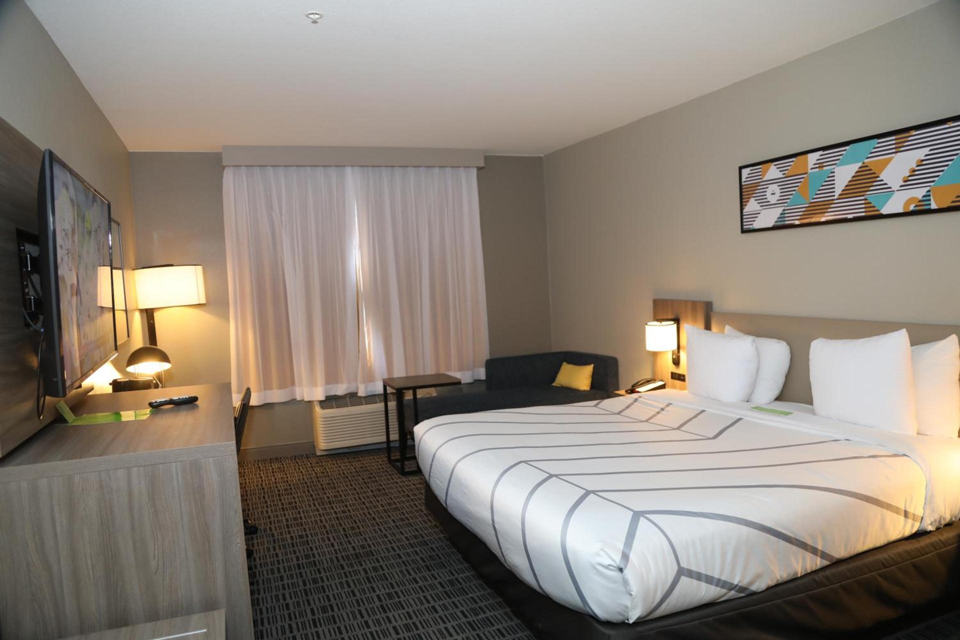 La Quinta by Wyndham Montgomery photo 3
