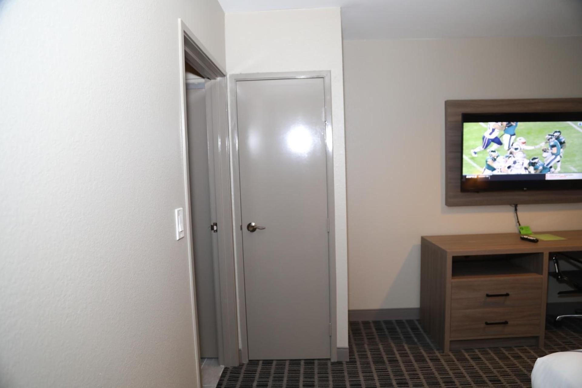 La Quinta by Wyndham Montgomery photo 47