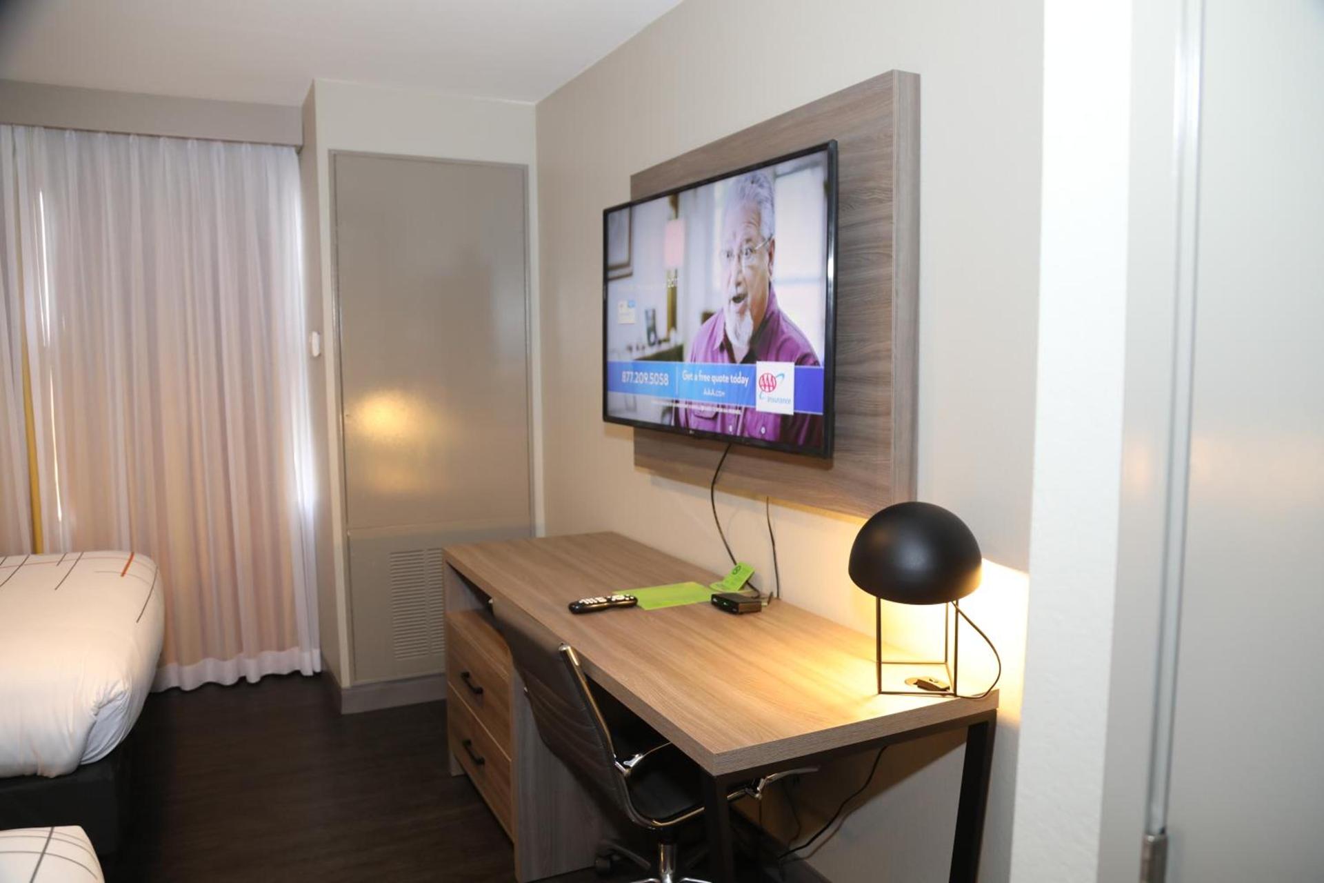 La Quinta by Wyndham Montgomery photo 26