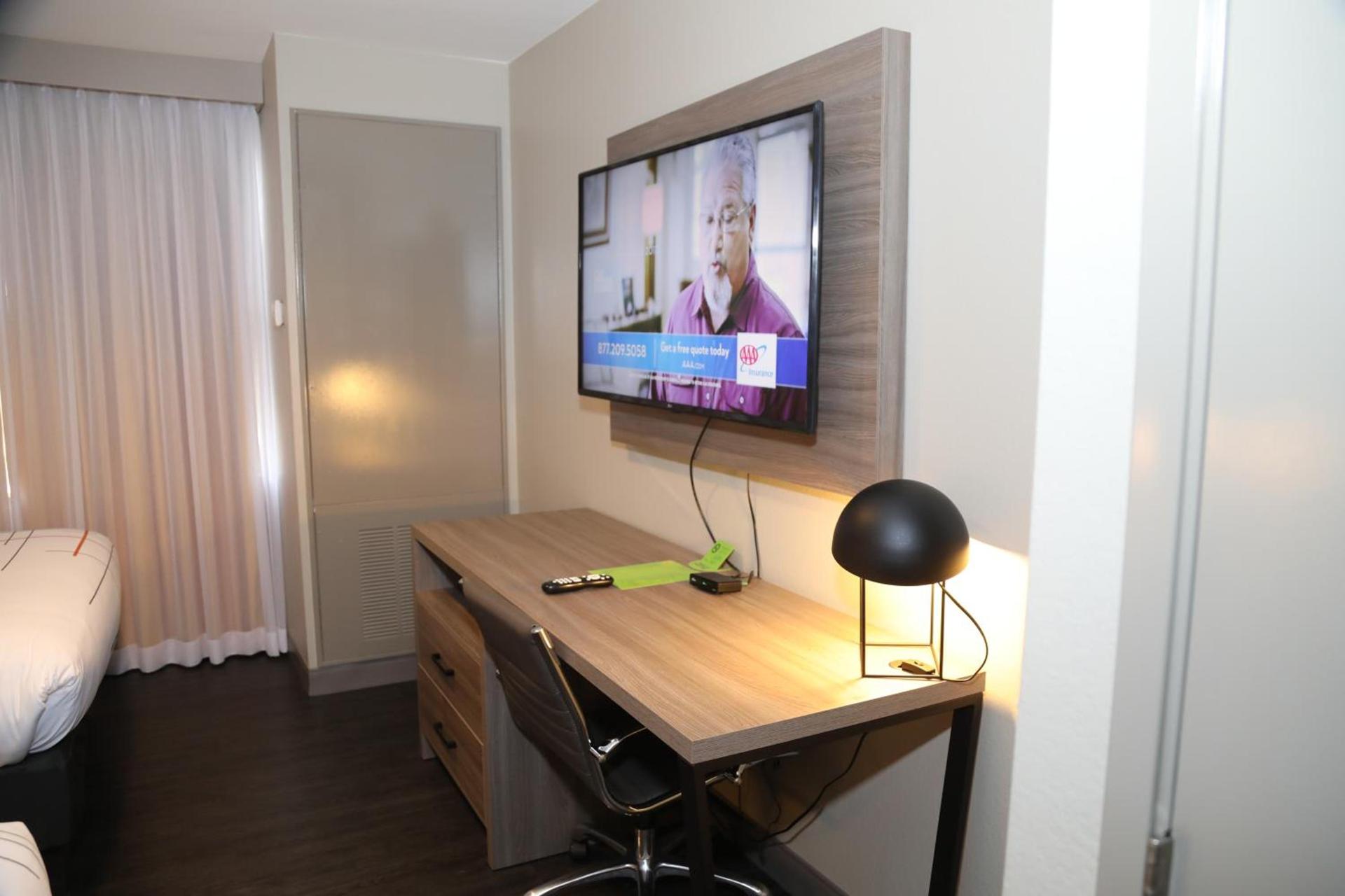 La Quinta by Wyndham Montgomery photo 27