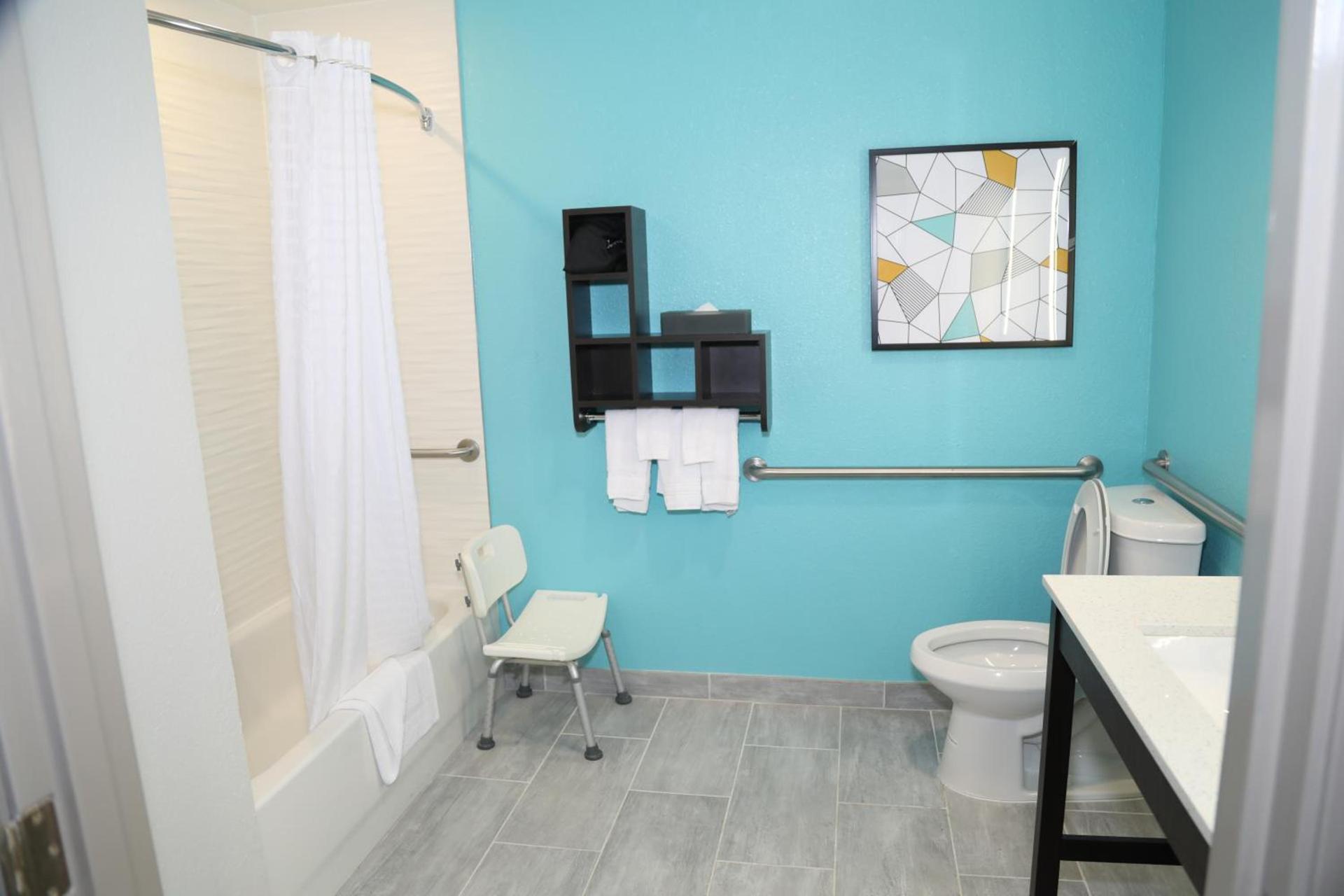 La Quinta by Wyndham Montgomery photo 14