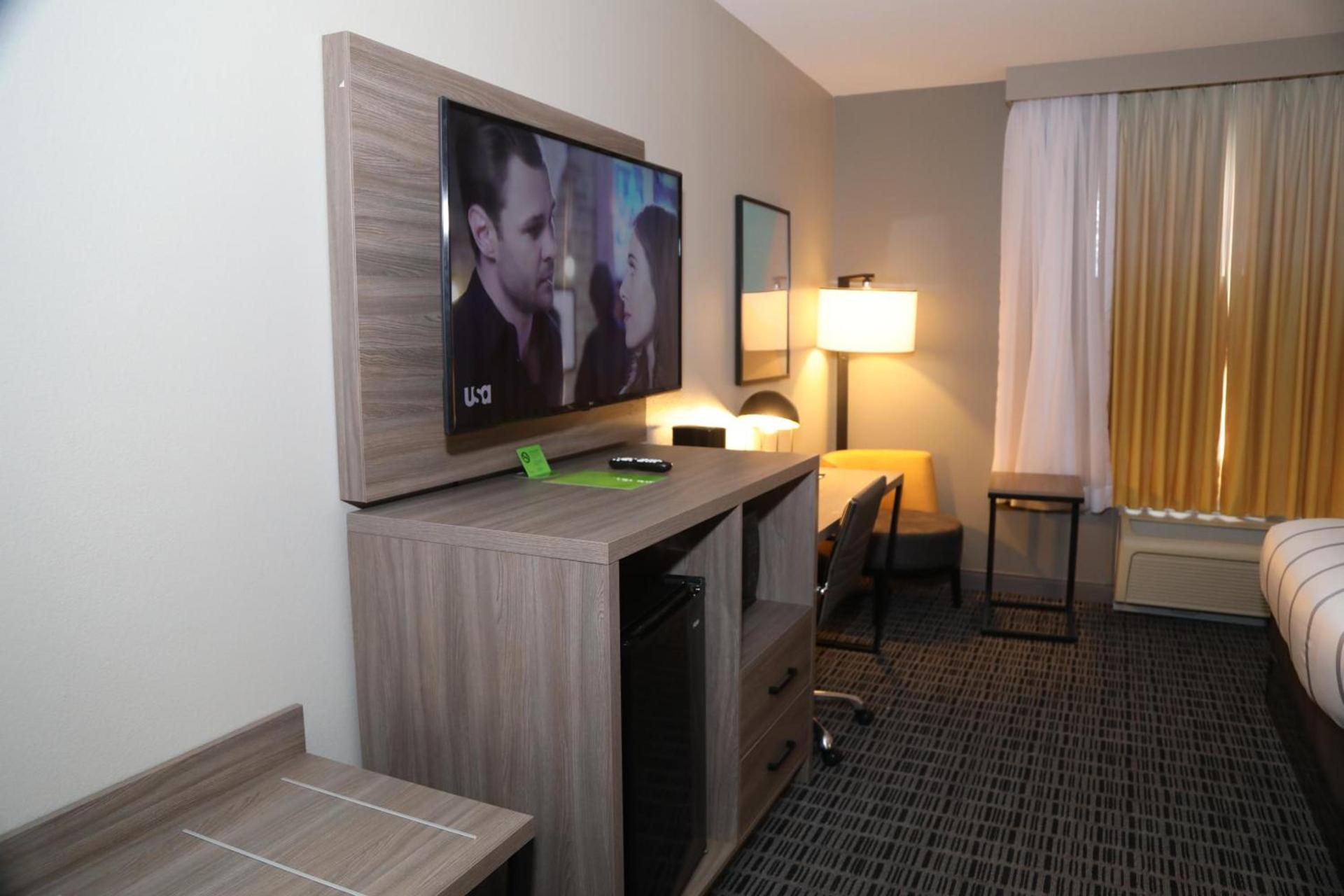 La Quinta by Wyndham Montgomery photo 22