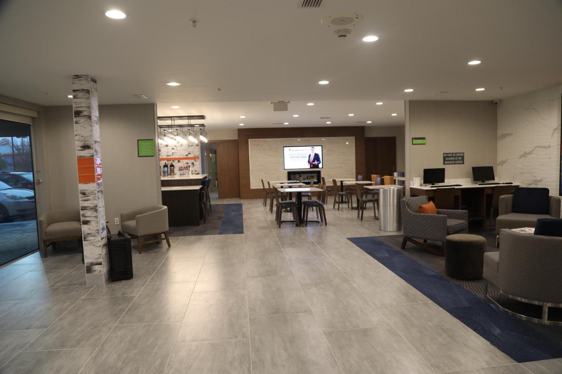 La Quinta by Wyndham Montgomery photo 78