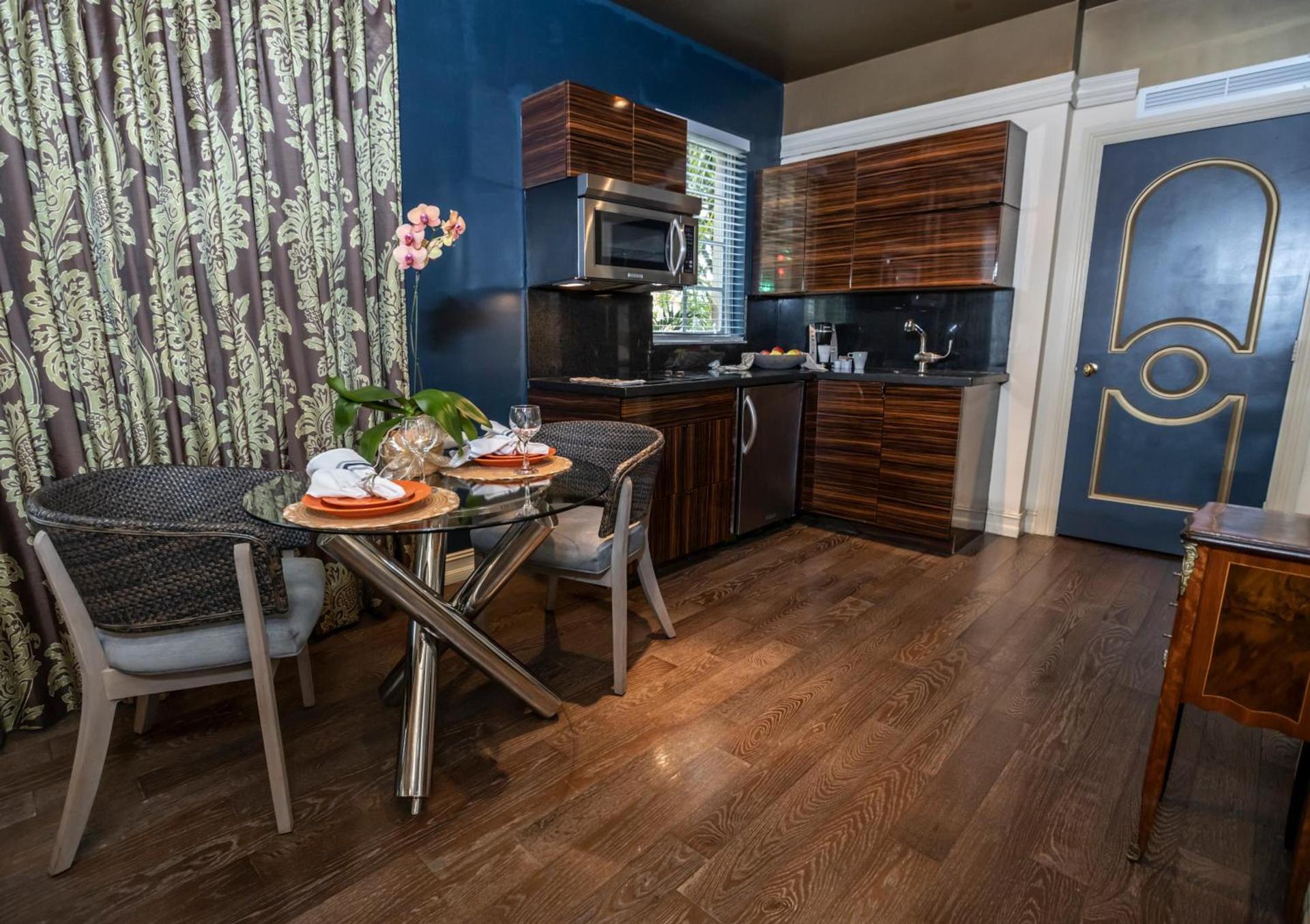 Riviera Suites photo 74