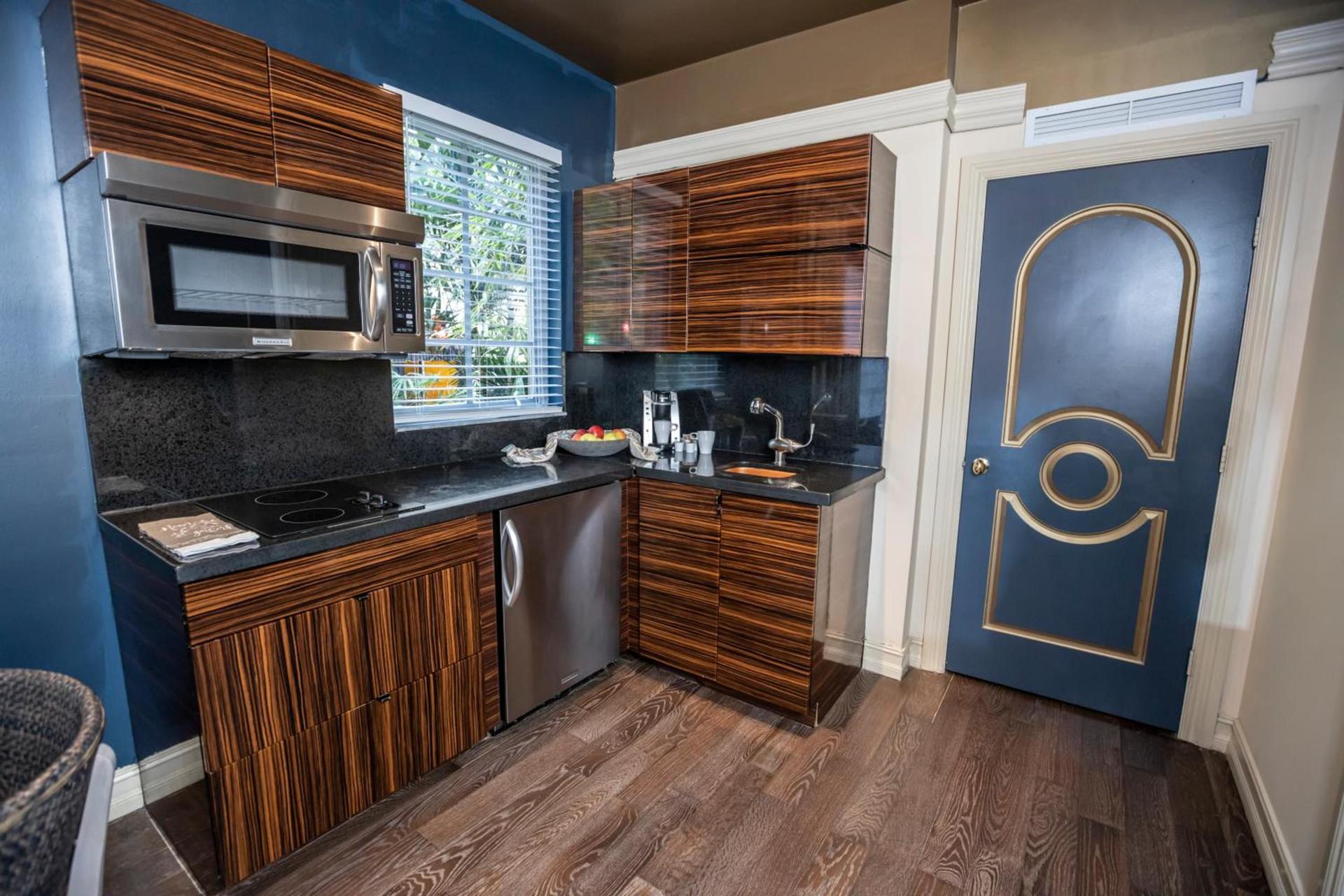 Riviera Suites photo 84
