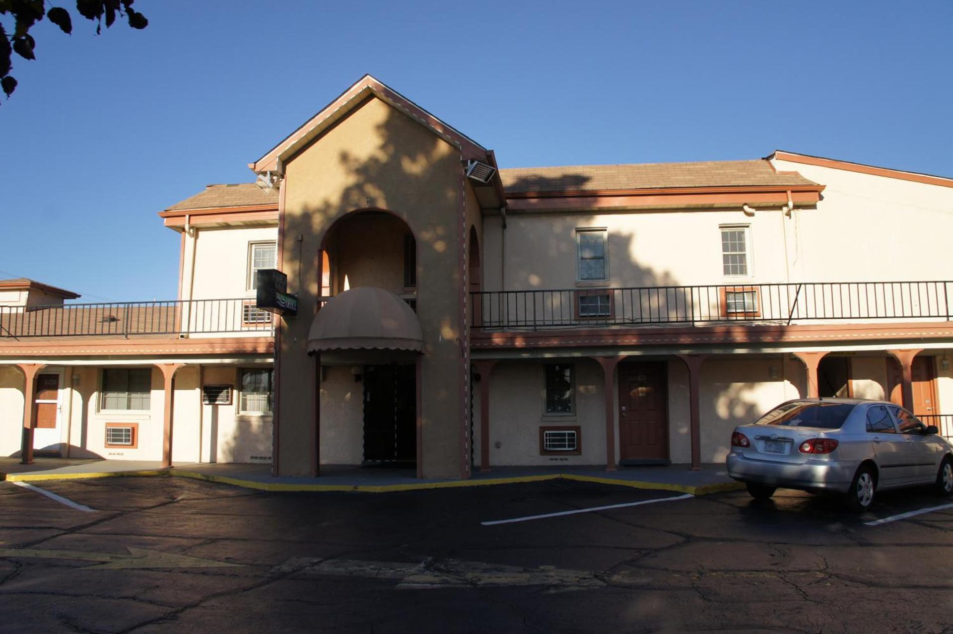Royalinn & suites photo 3
