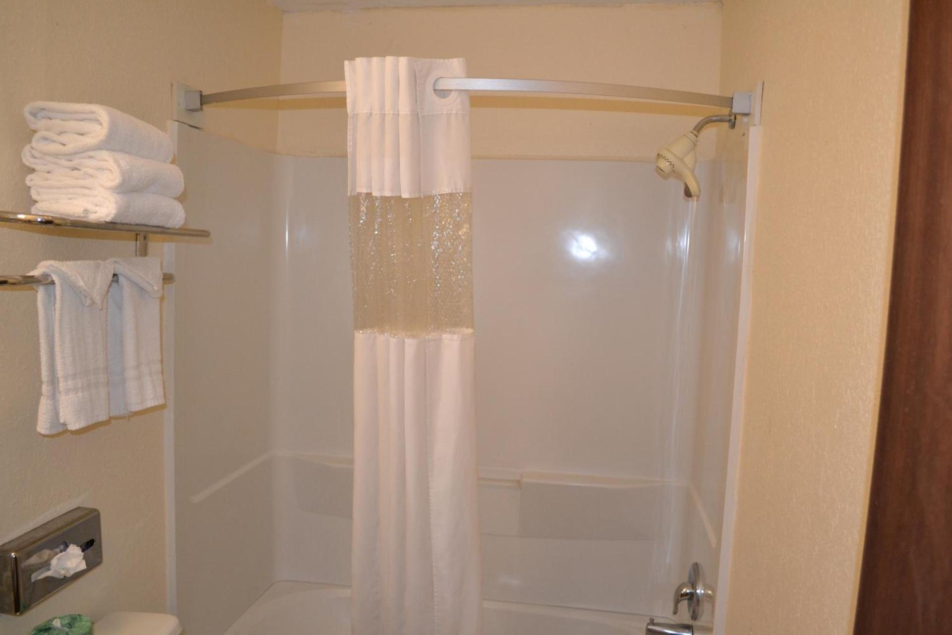 Ramada by Wyndham West Atlantic City photo 67